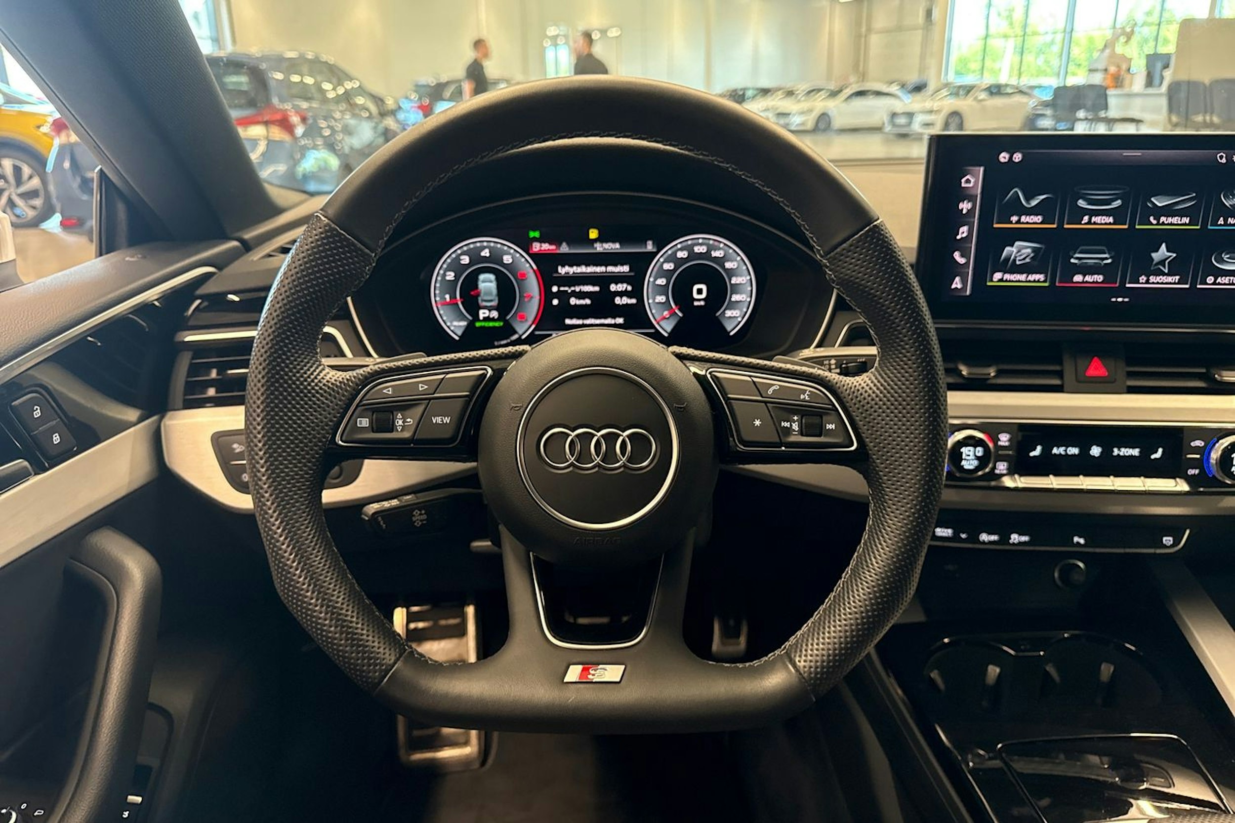 valkoinen Audi A5 2021 kuva 14.