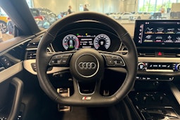 valkoinen Audi A5 2021 kuva 14.