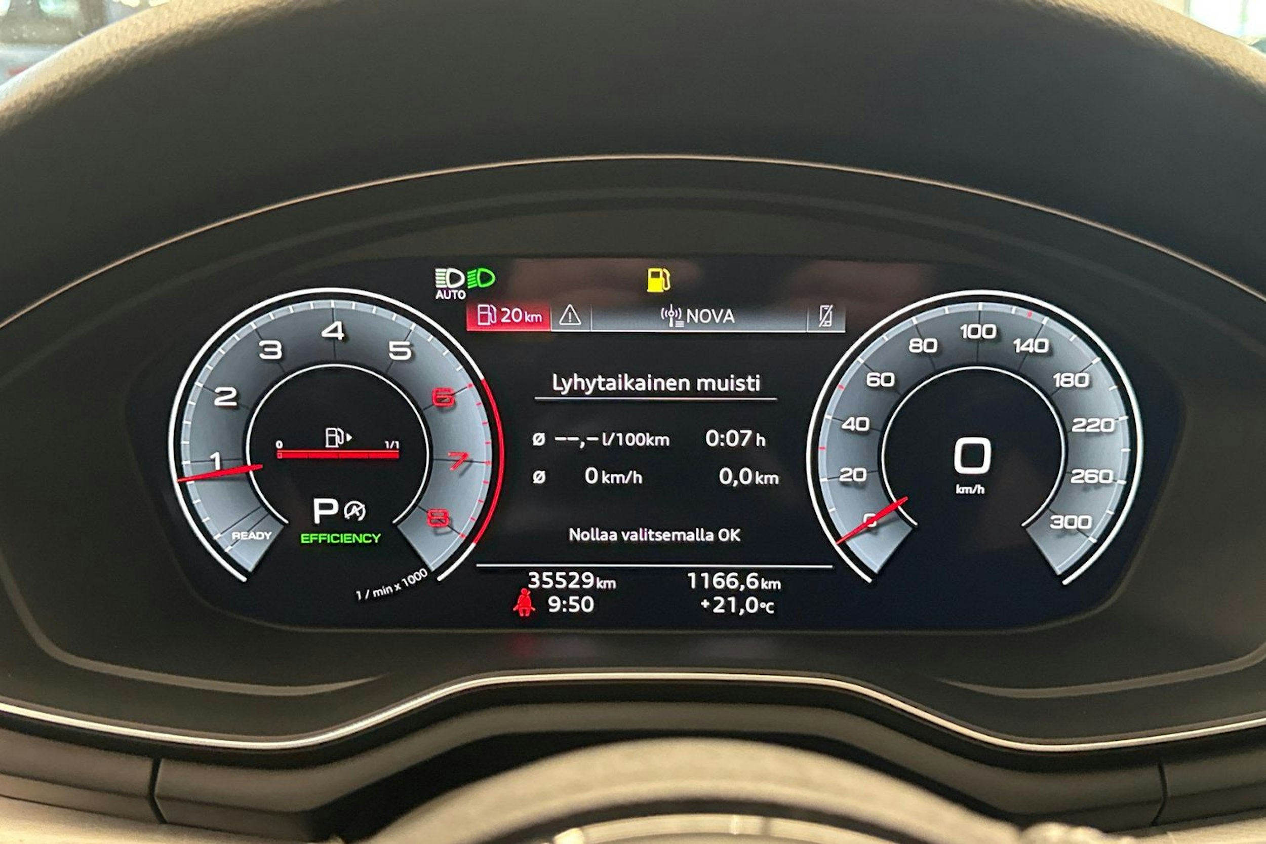 valkoinen Audi A5 2021 kuva 18.