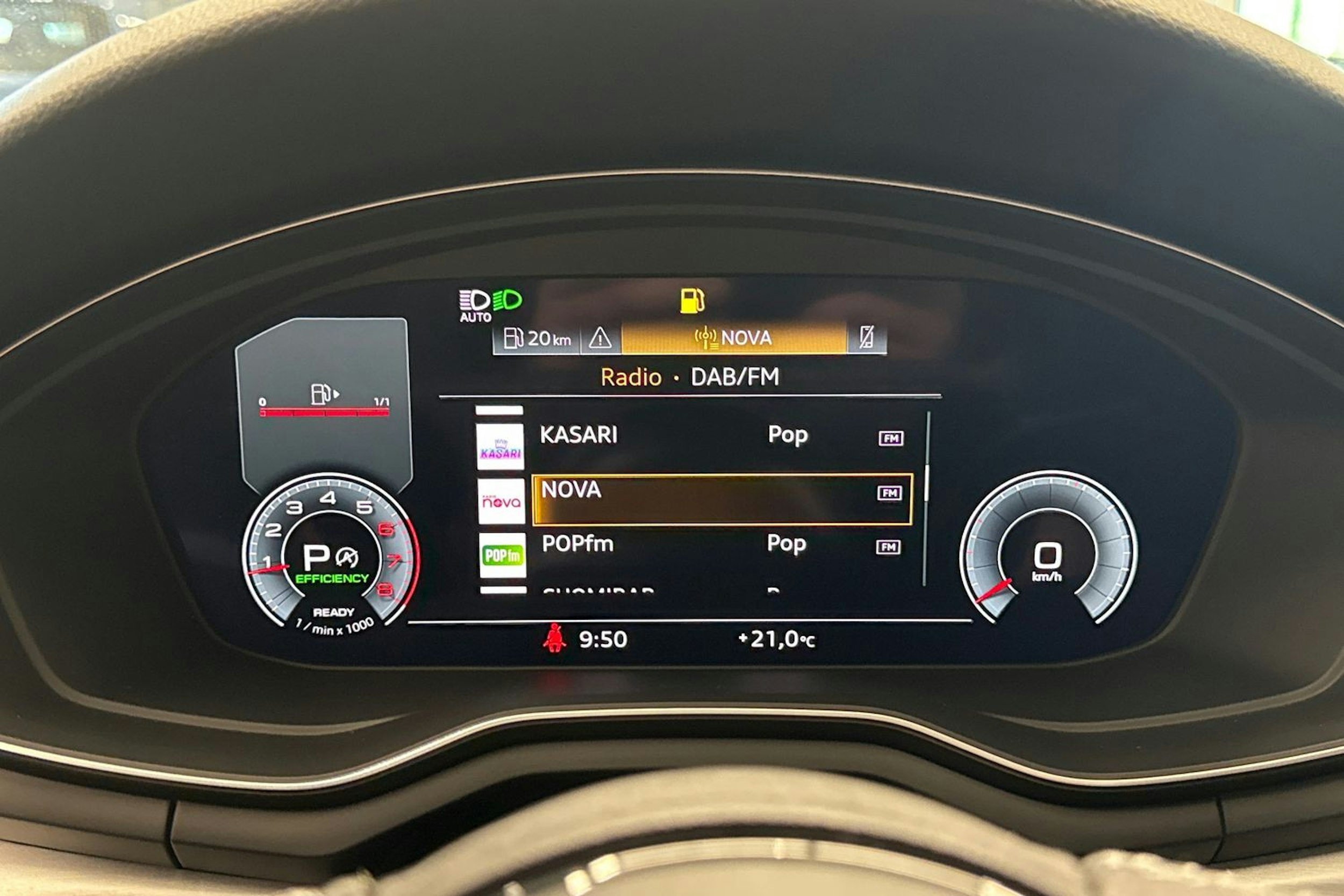 valkoinen Audi A5 2021 kuva 19.