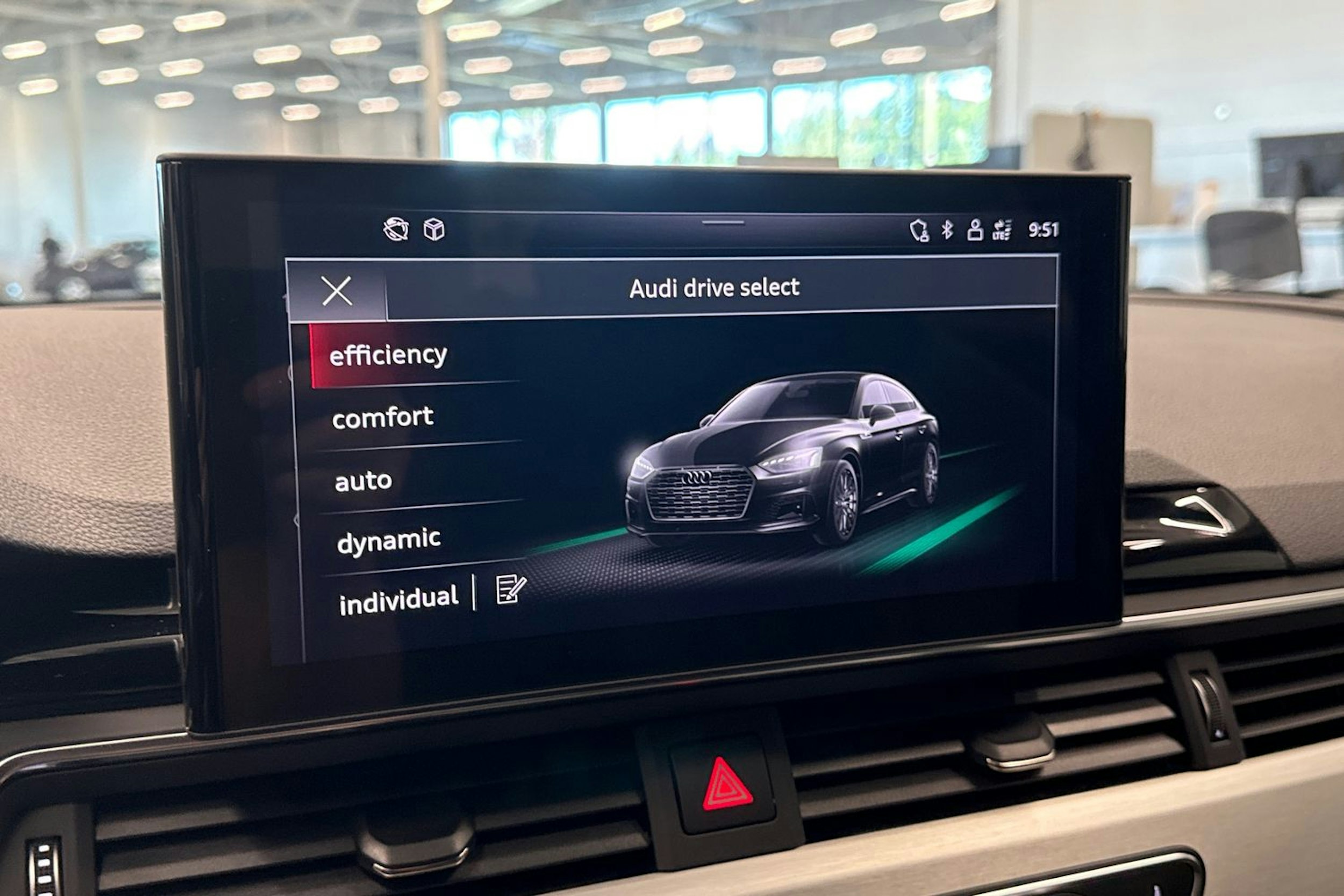 valkoinen Audi A5 2021 kuva 22.