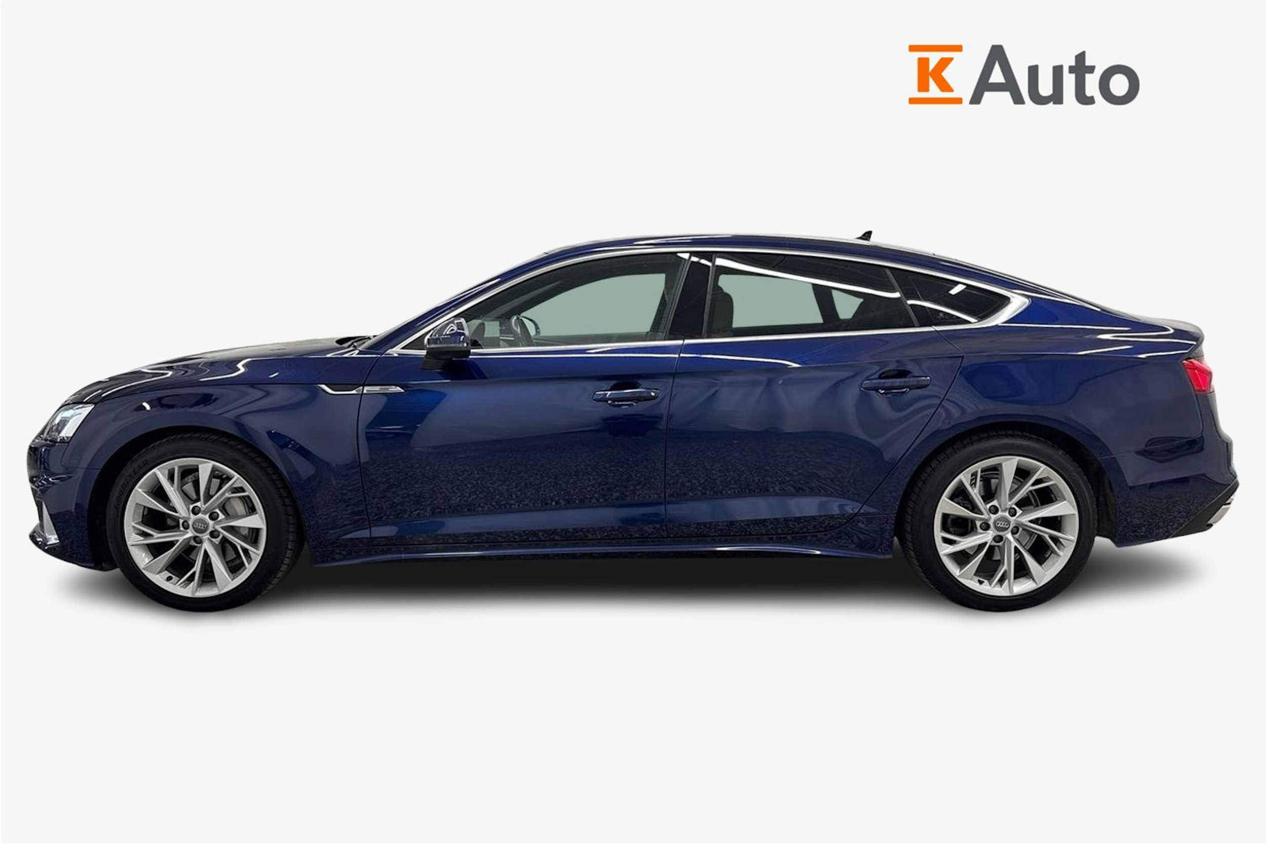 sininen Audi A5 2021 kuva 7.