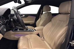 sininen Audi A5 2021 kuva 12.