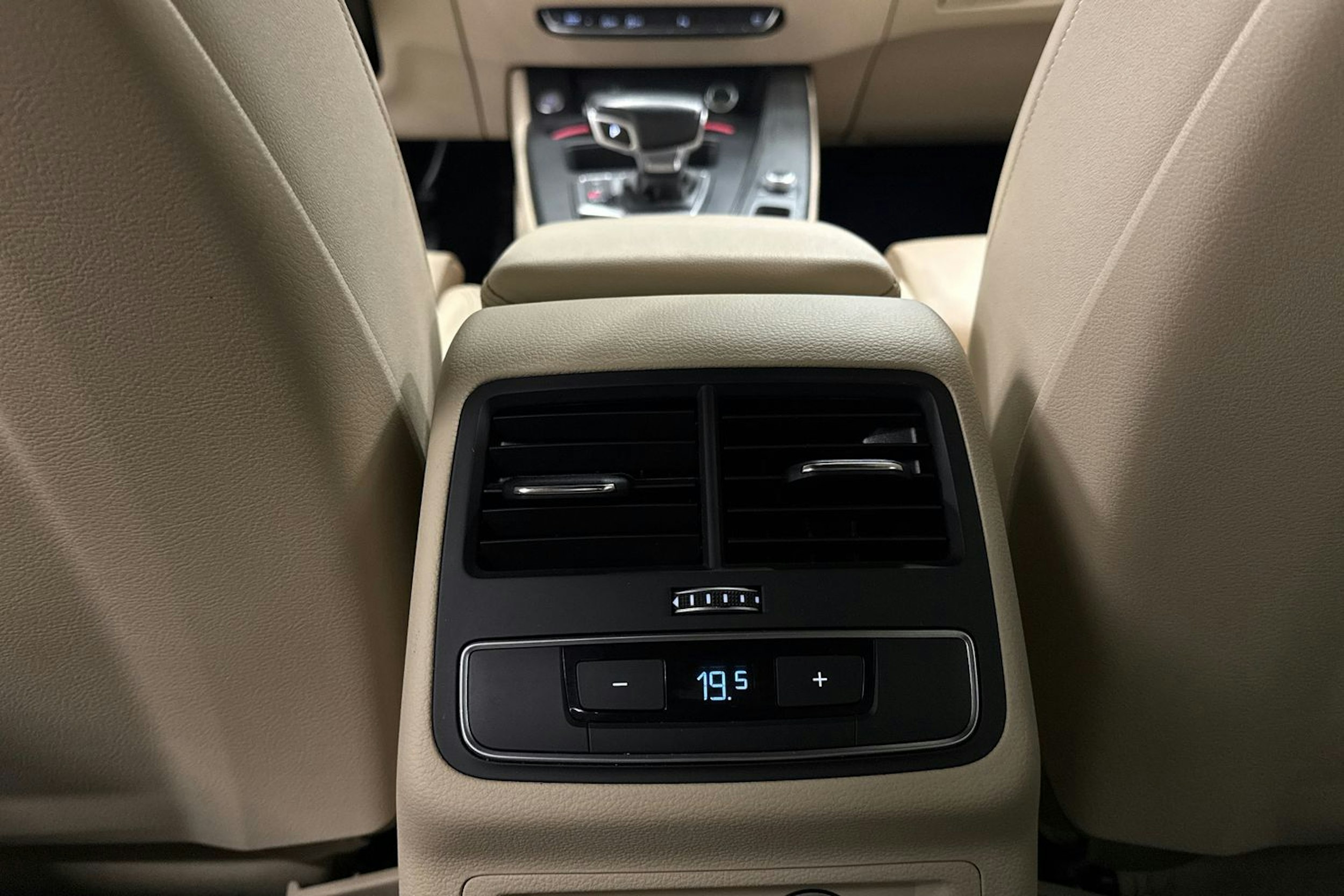 sininen Audi A5 2021 kuva 37.