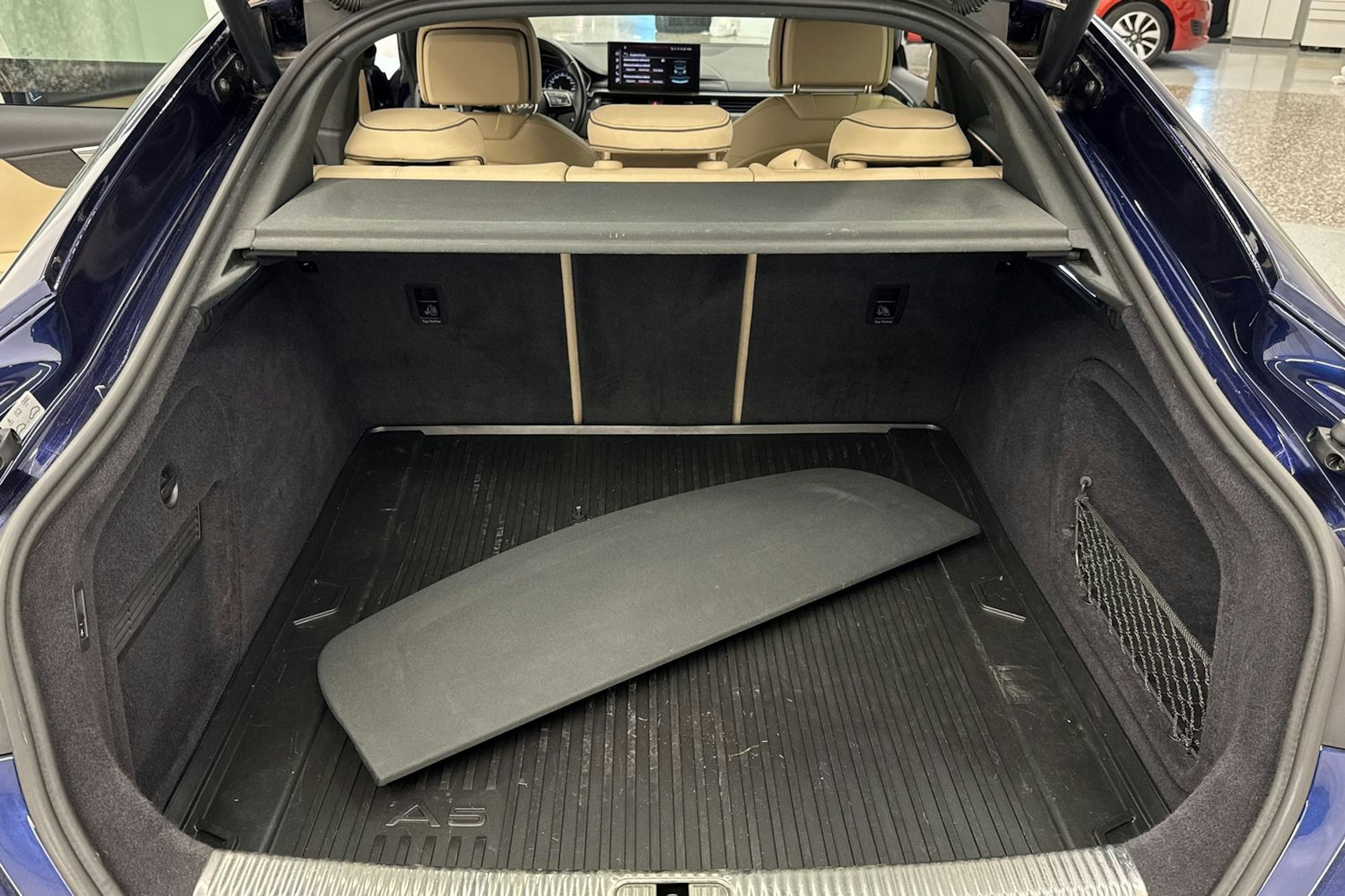 sininen Audi A5 2021 kuva 38.
