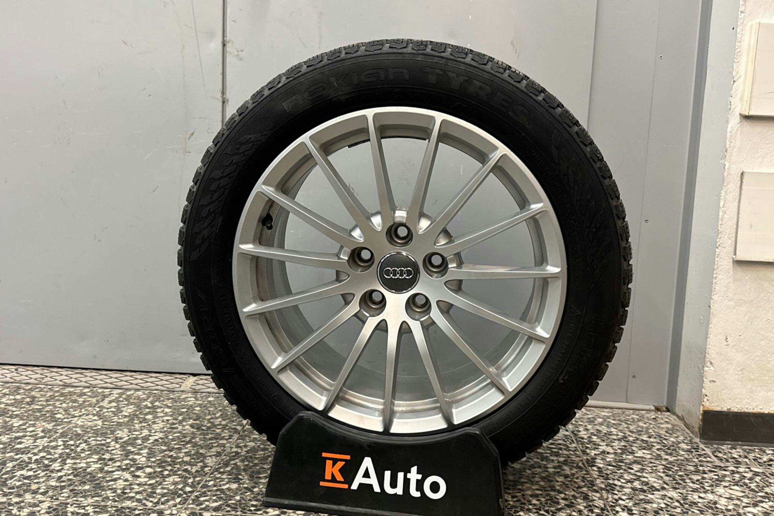 sininen Audi A5 2021 kuva 42.