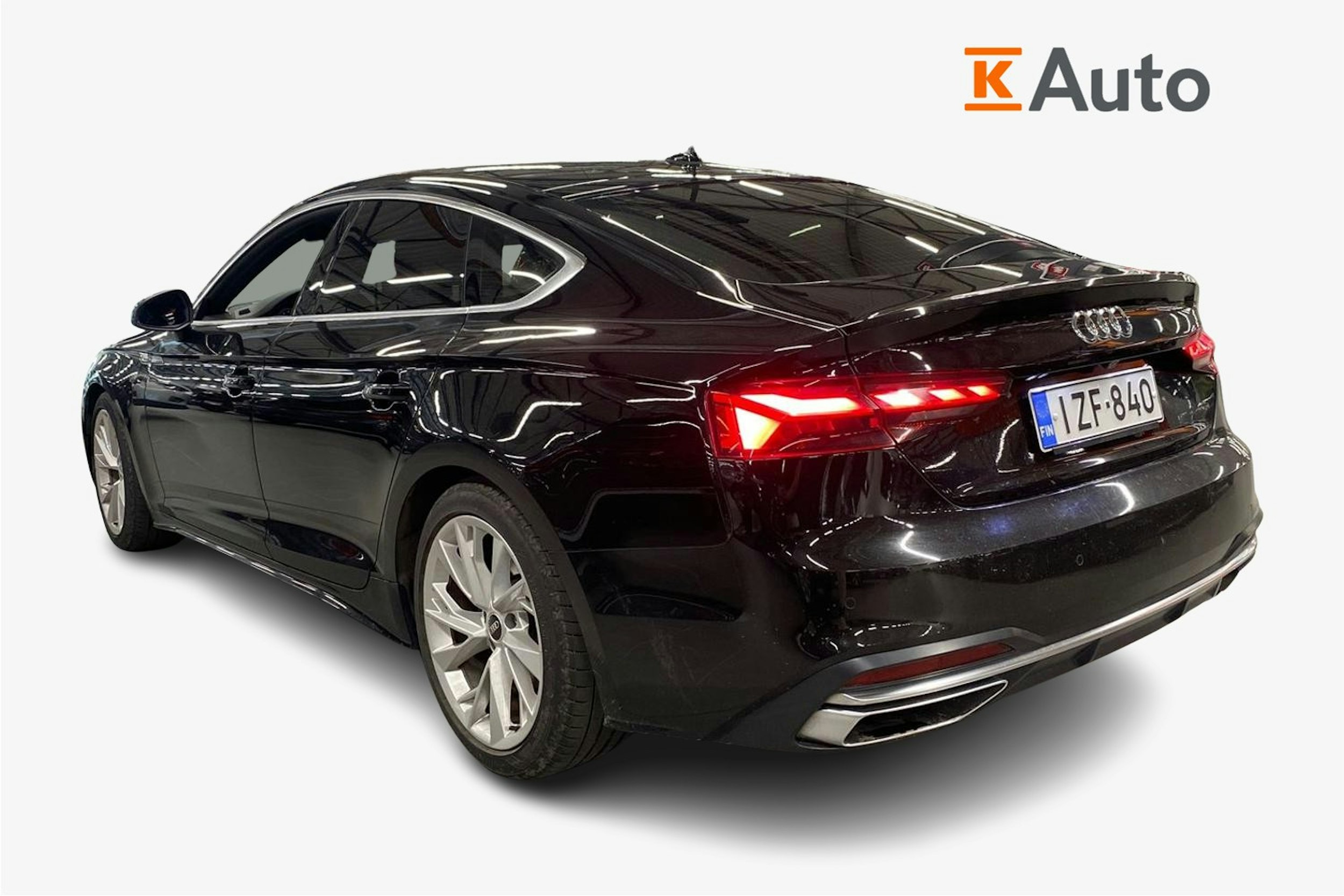 musta Audi A5 2021 kuva 2.