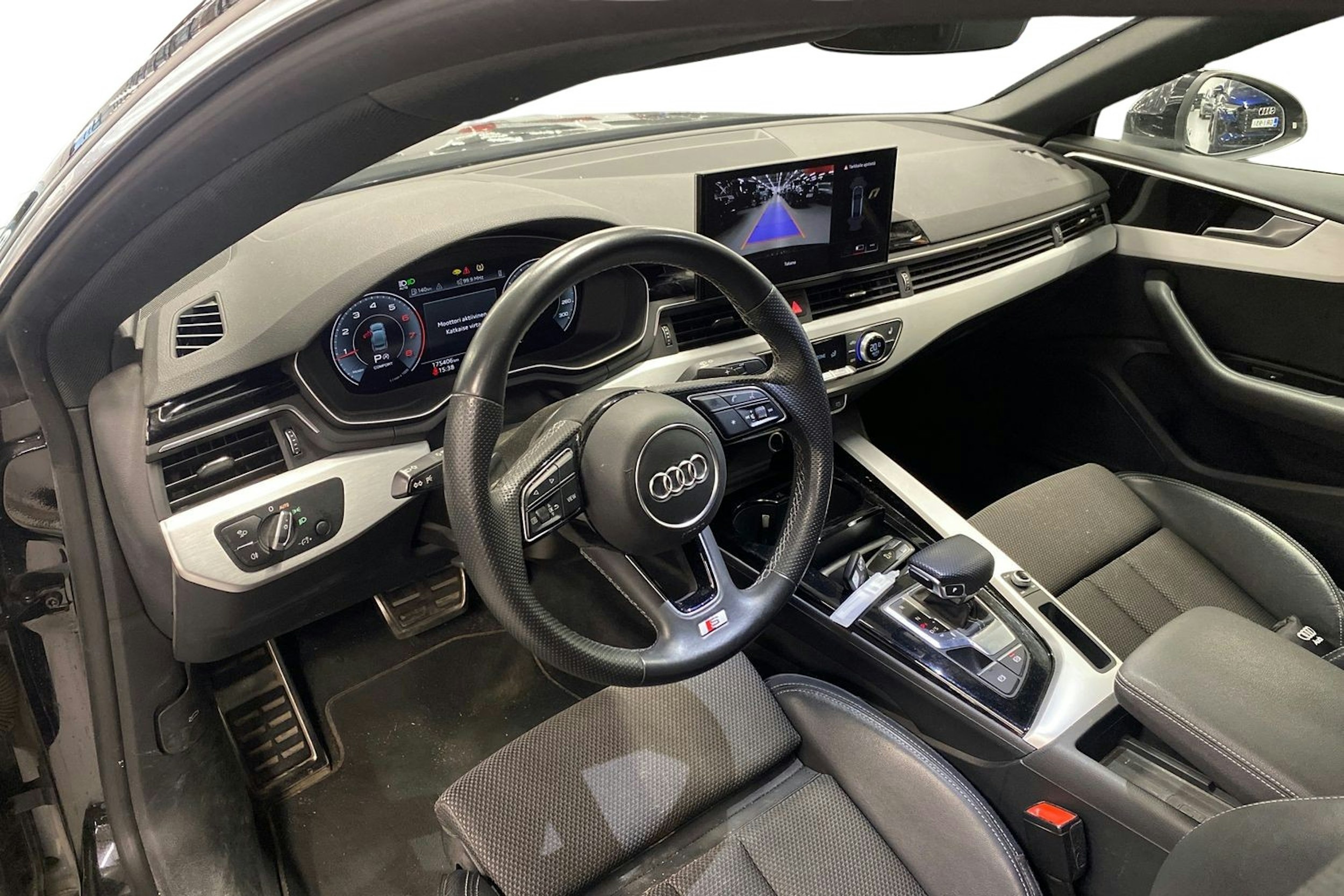 musta Audi A5 2021 kuva 3.