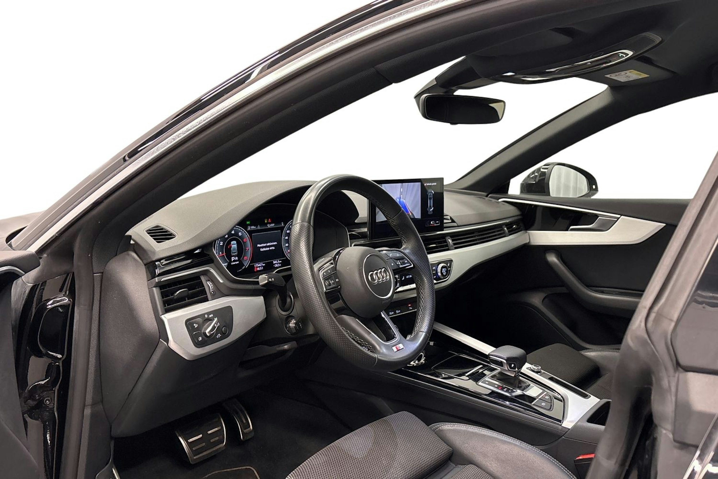 musta Audi A5 2021 kuva 7.