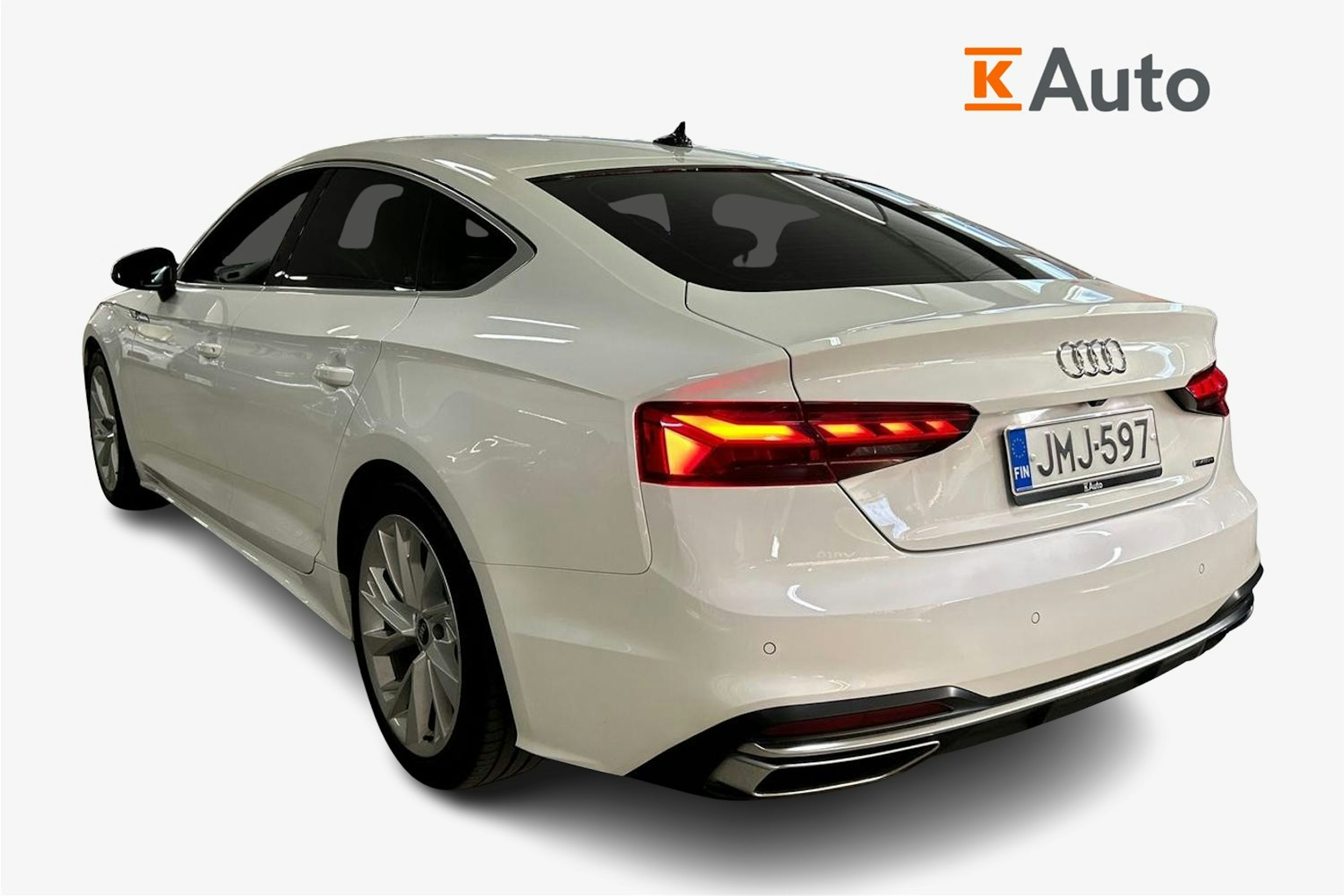 Valkoinen Audi A5 2021 kuva 2.