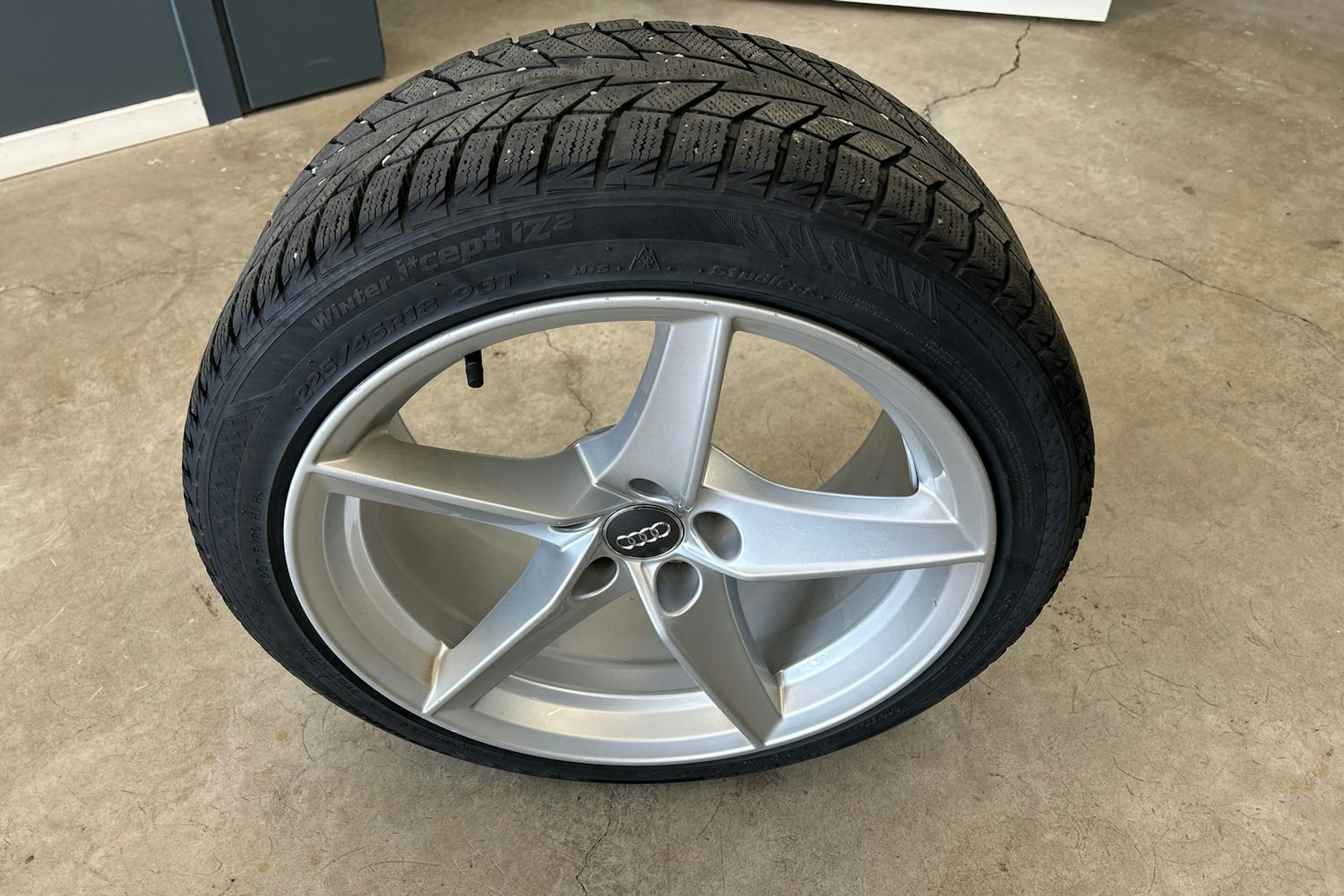 Valkoinen Audi A5 2021 kuva 13.