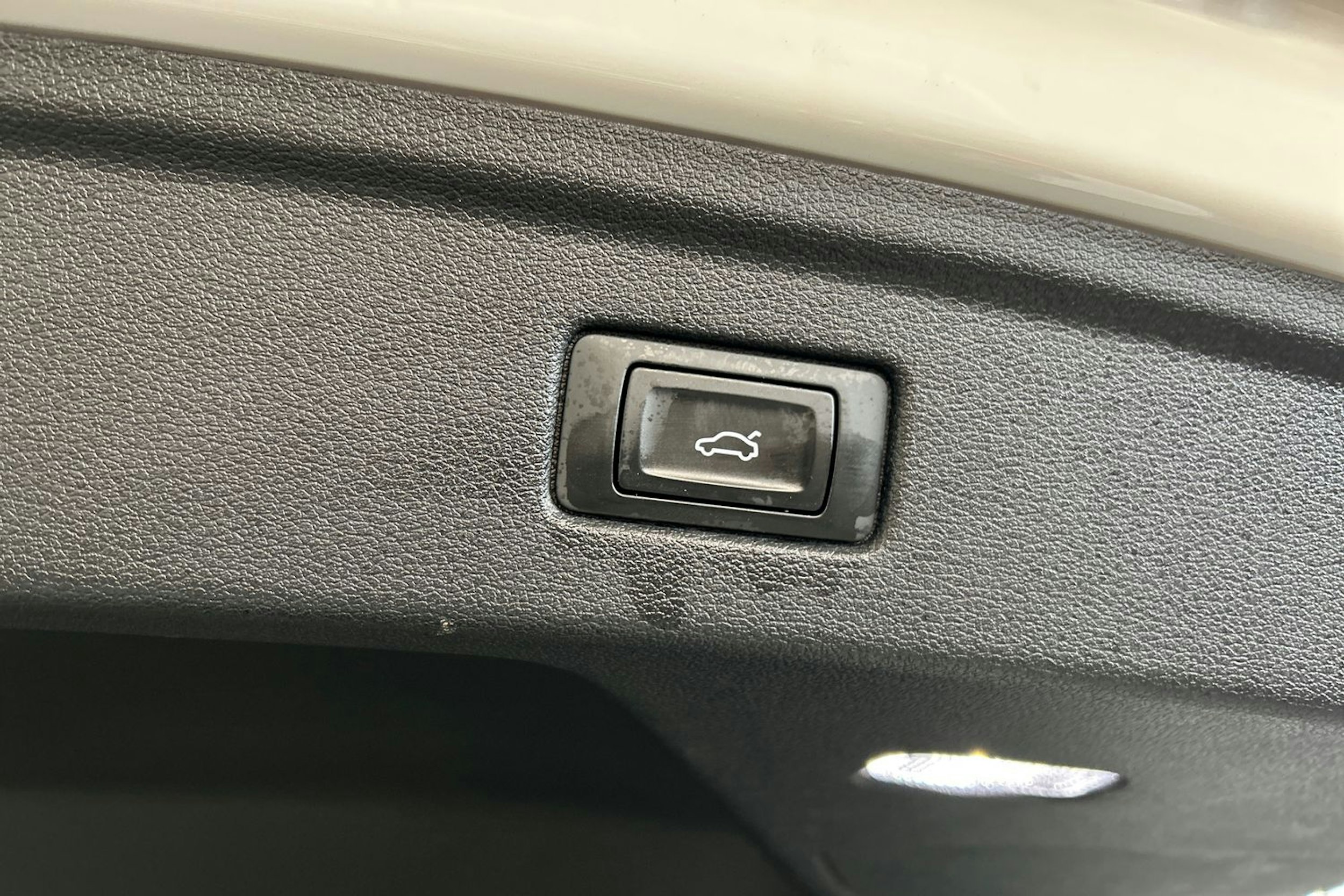 Valkoinen Audi A5 2021 kuva 15.