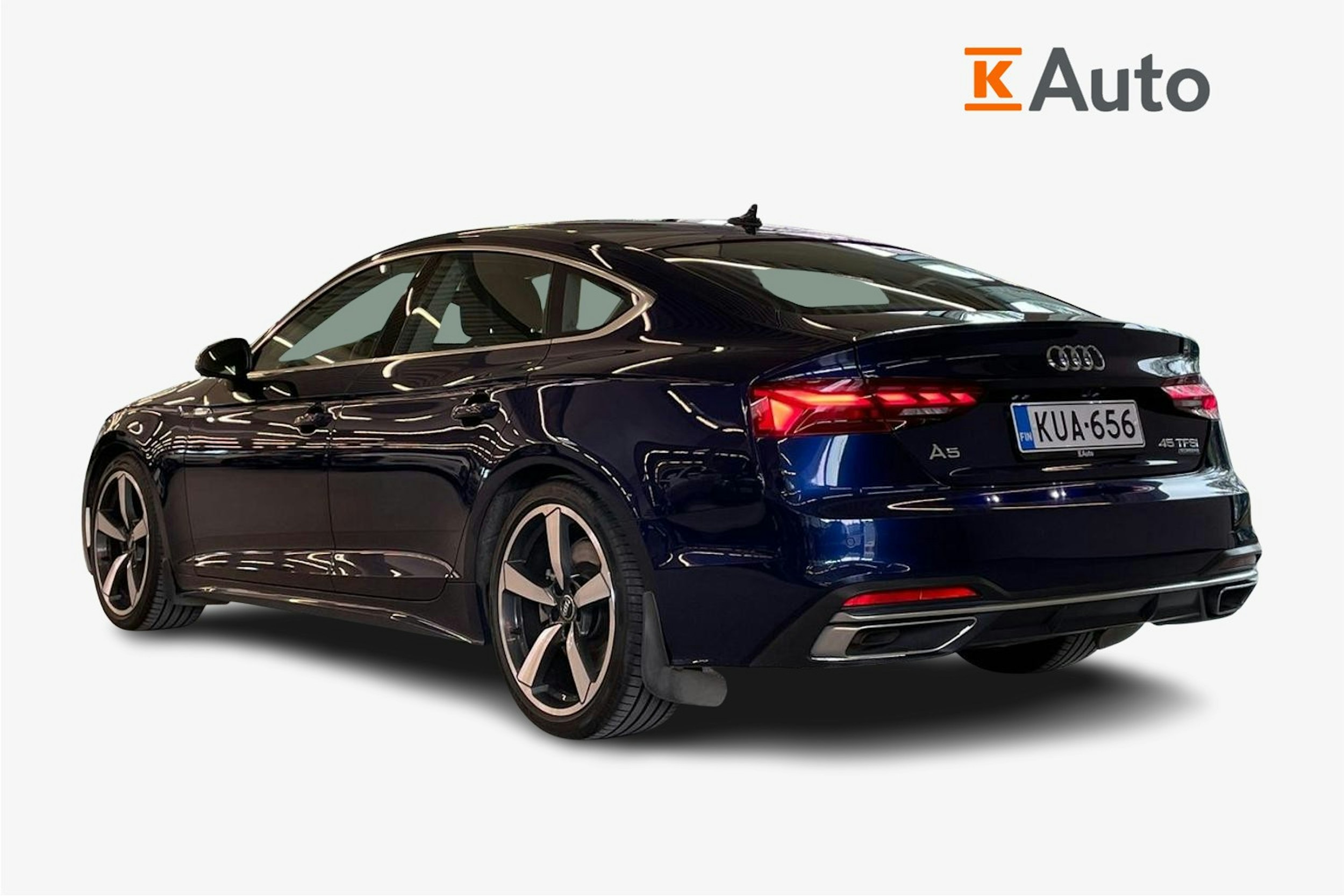 sininen Audi A5 2021 kuva 2.