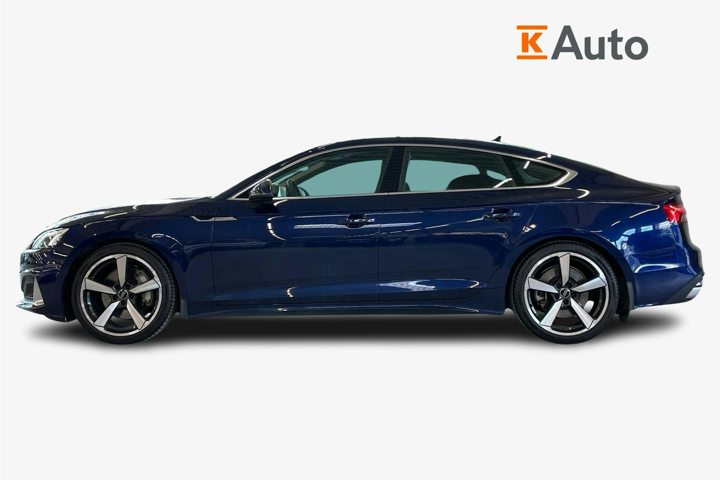 sininen Audi A5 2021 kuva 6.