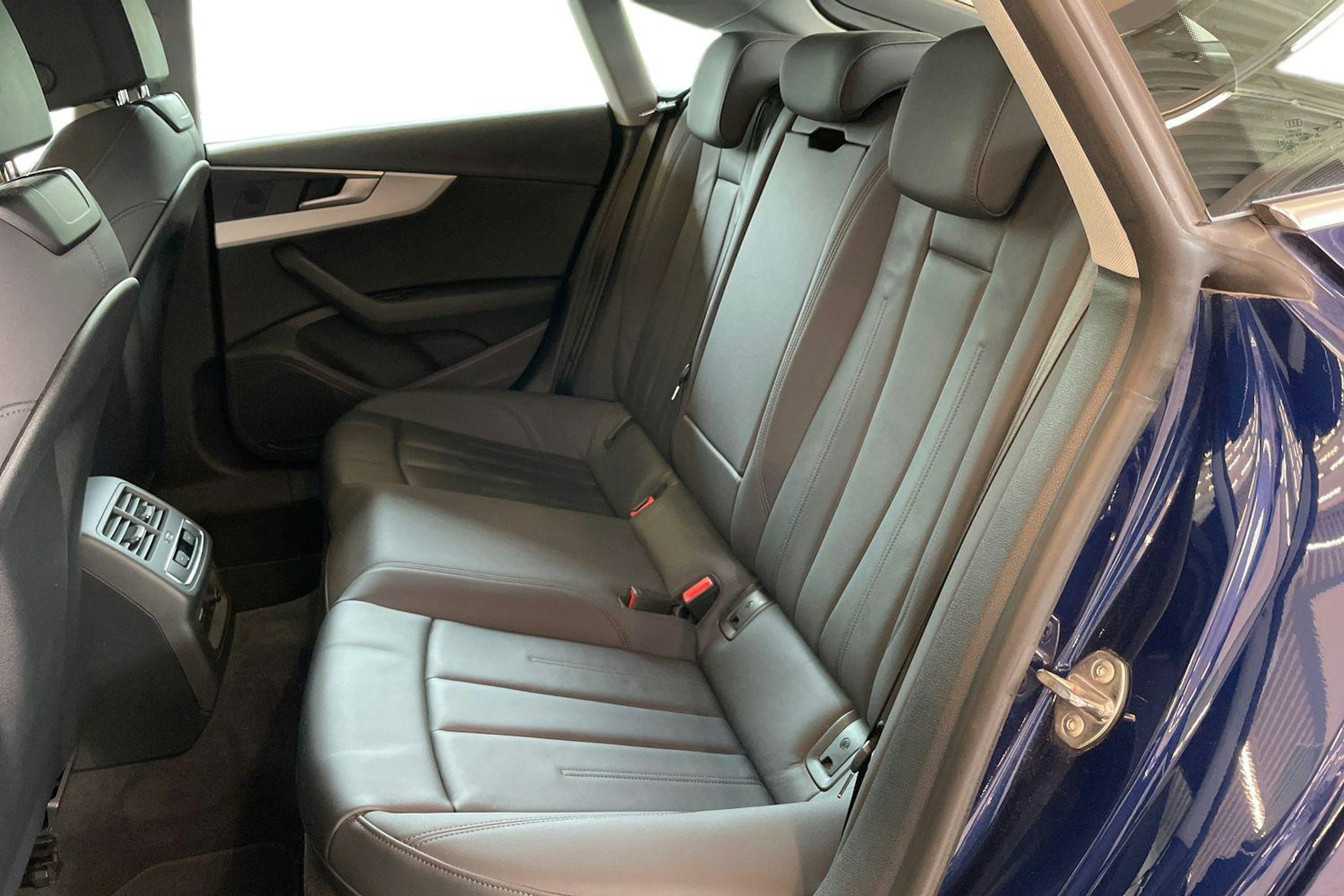 sininen Audi A5 2021 kuva 10.
