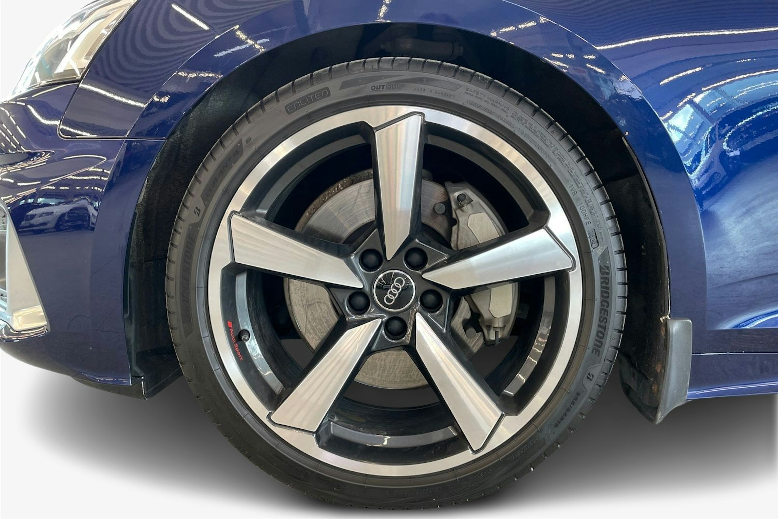 sininen Audi A5 2021 kuva 11.