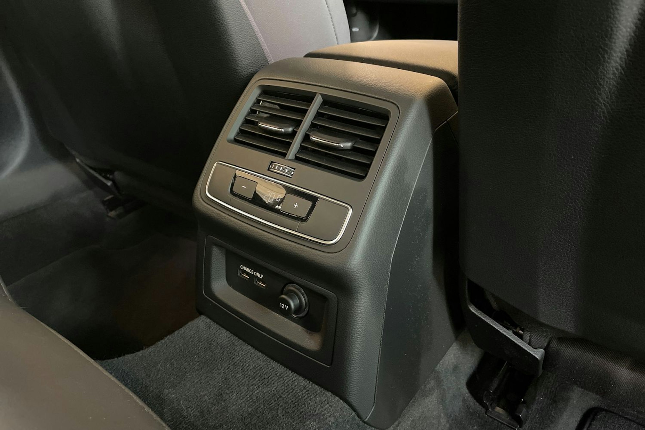 sininen Audi A5 2021 kuva 32.