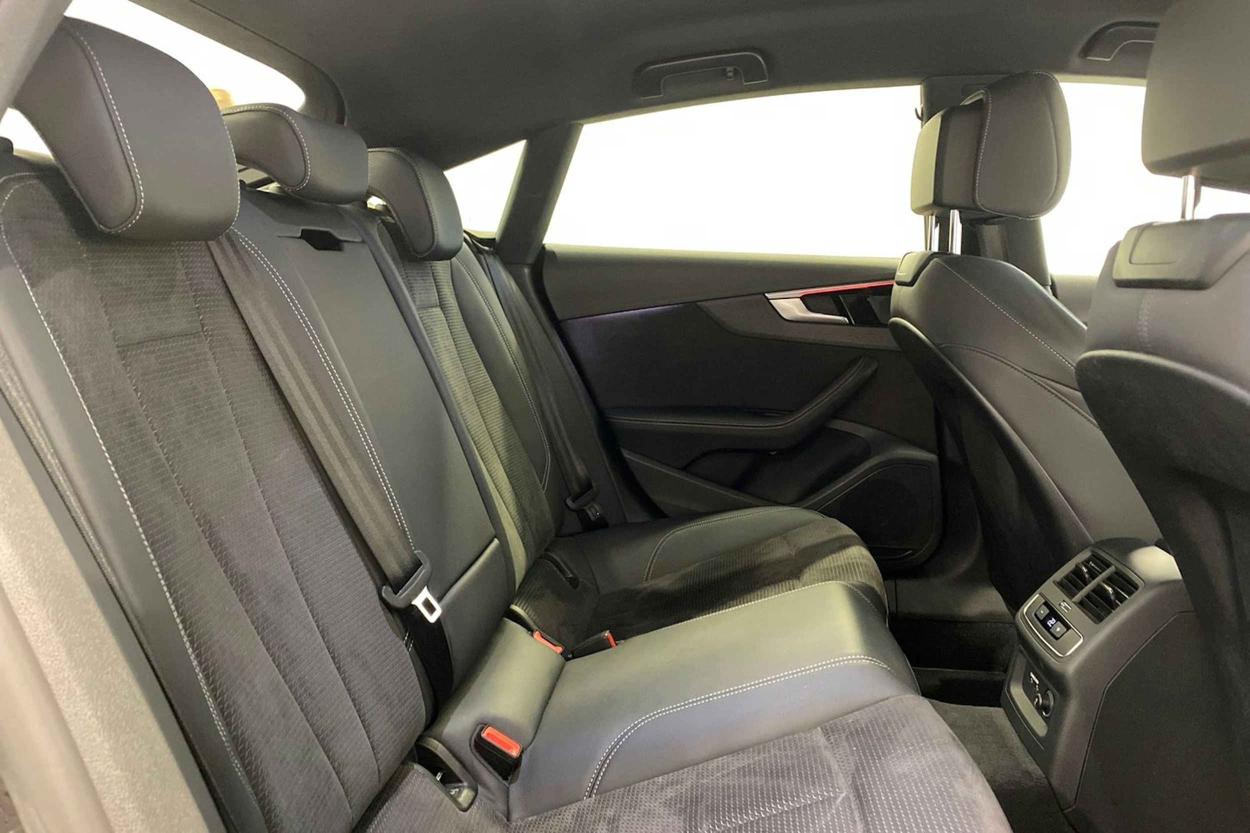 Musta Audi A5 2021 kuva 14.