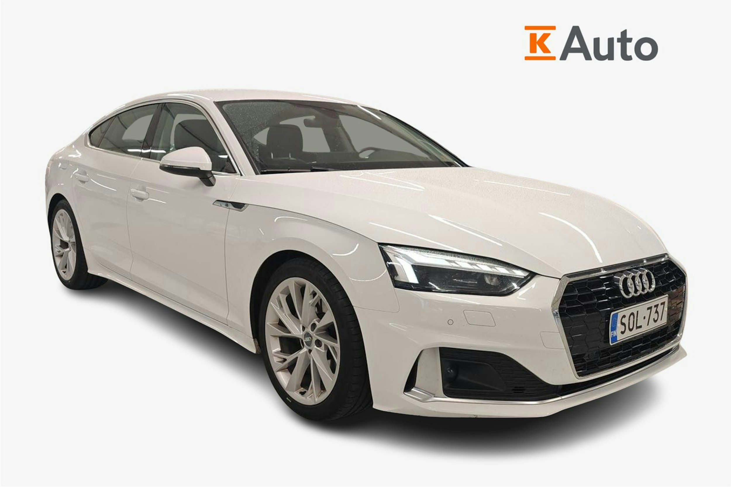 valkoinen Audi A5 2021 kuva 1.
