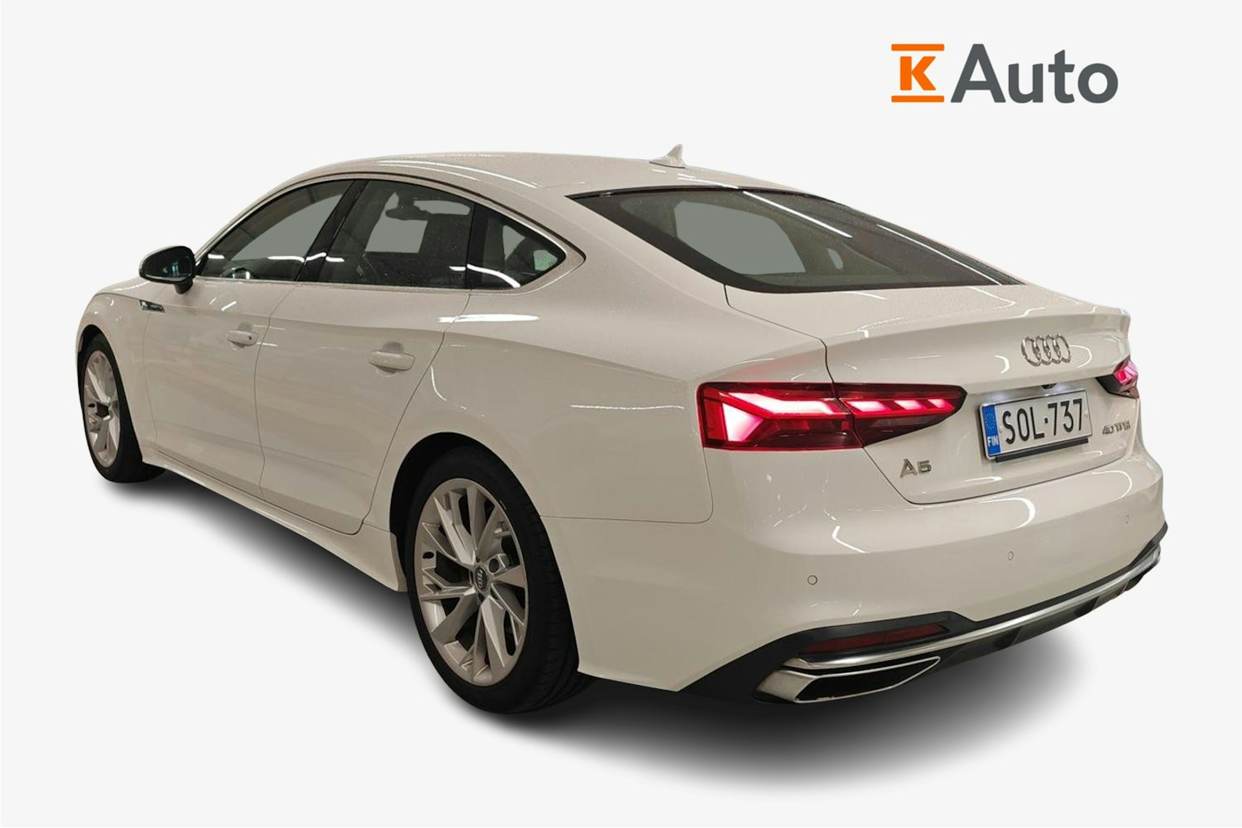 valkoinen Audi A5 2021 kuva 2.