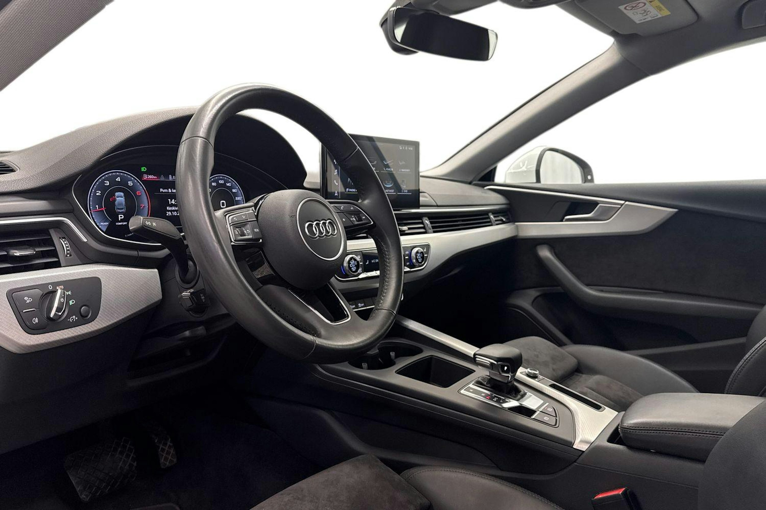 valkoinen Audi A5 2021 kuva 7.