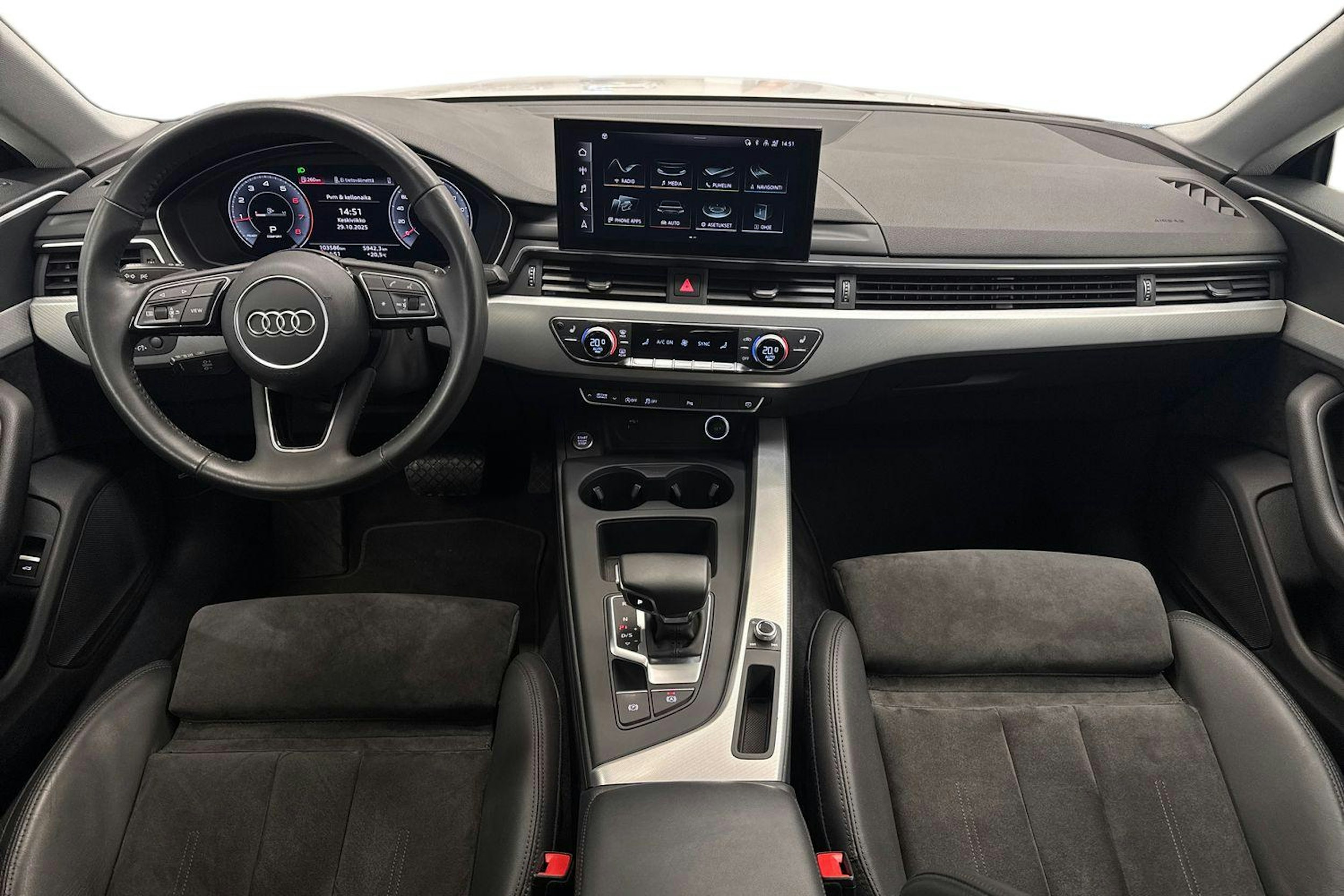 valkoinen Audi A5 2021 kuva 9.