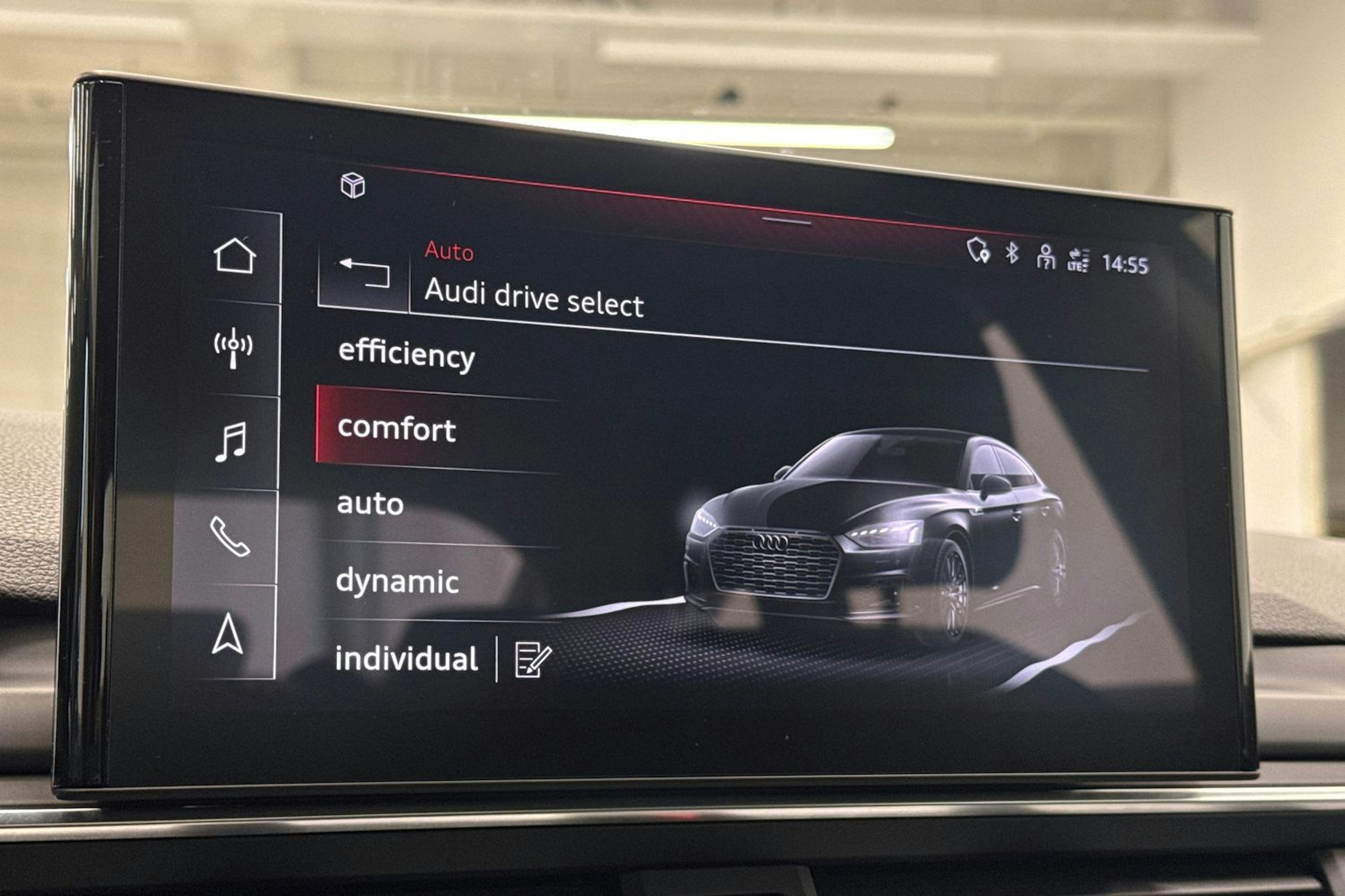 valkoinen Audi A5 2021 kuva 29.