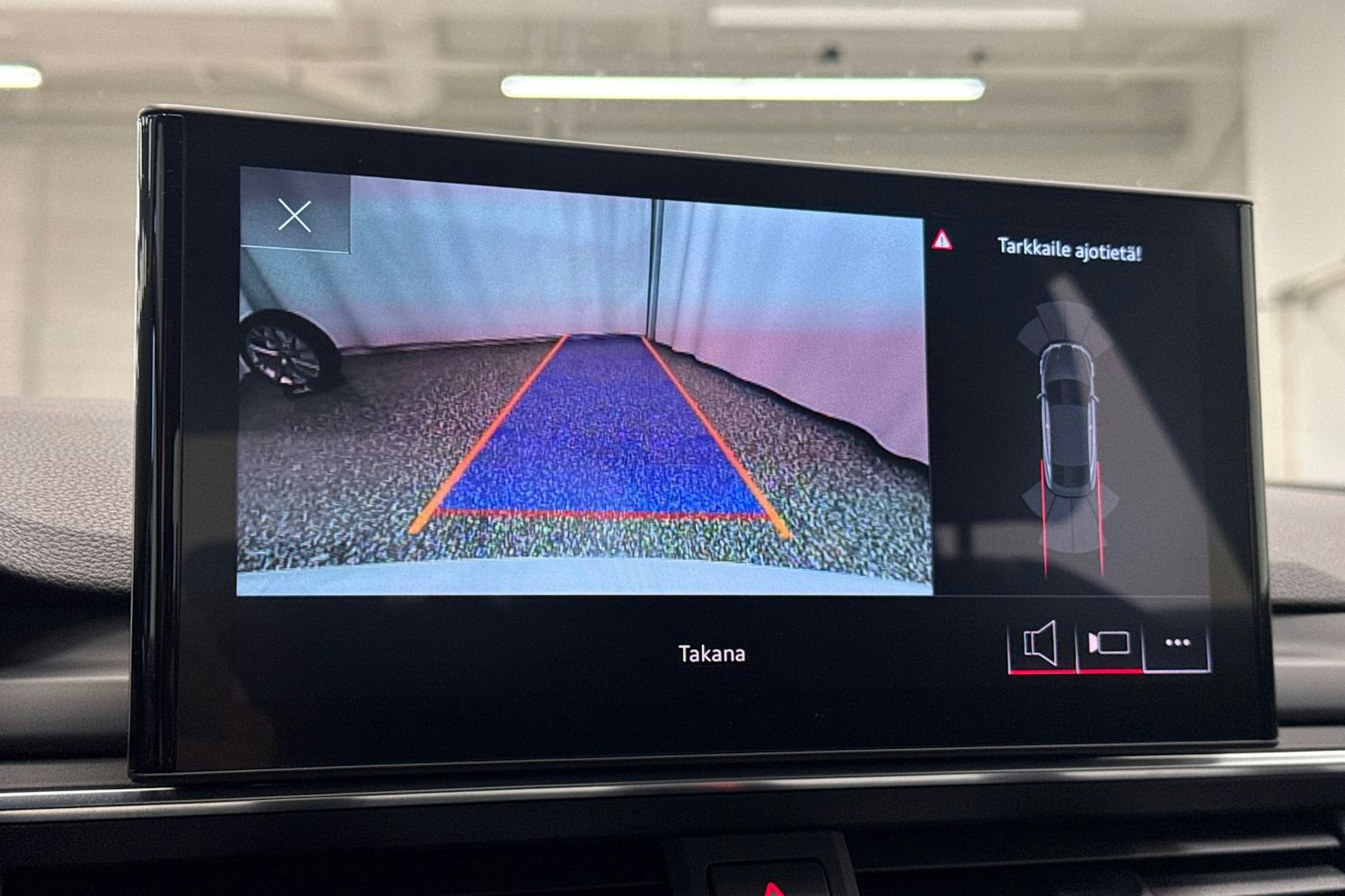 valkoinen Audi A5 2021 kuva 33.