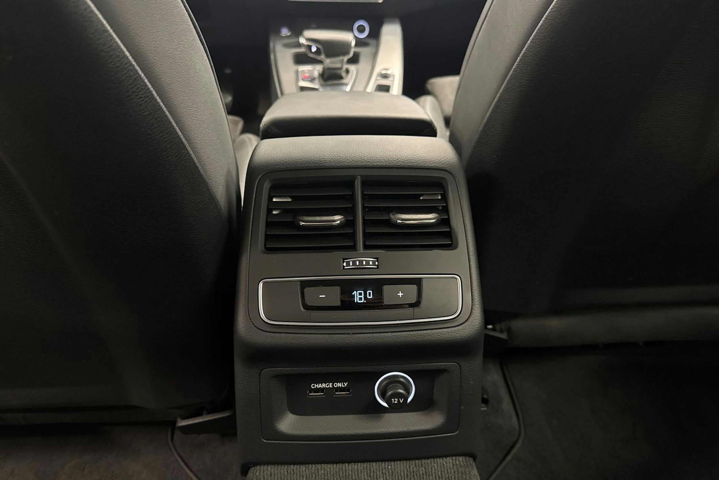 valkoinen Audi A5 2021 kuva 34.