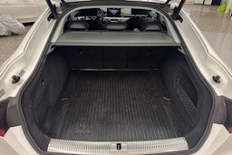 valkoinen Audi A5 2021 kuva 35.