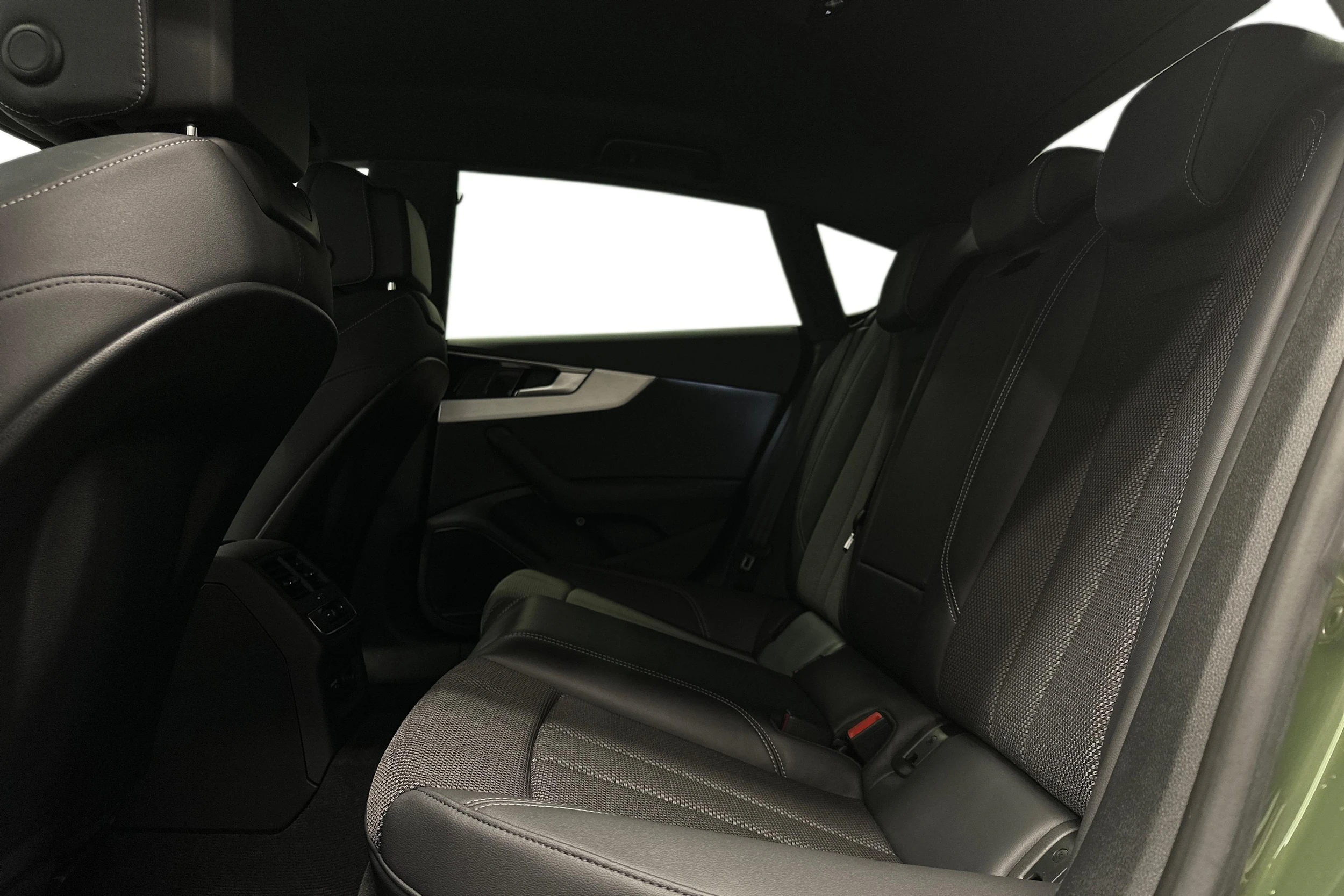 vihreä Audi A5 2021 kuva 8.