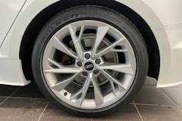 Valkoinen Audi A5 2021 kuva 10.