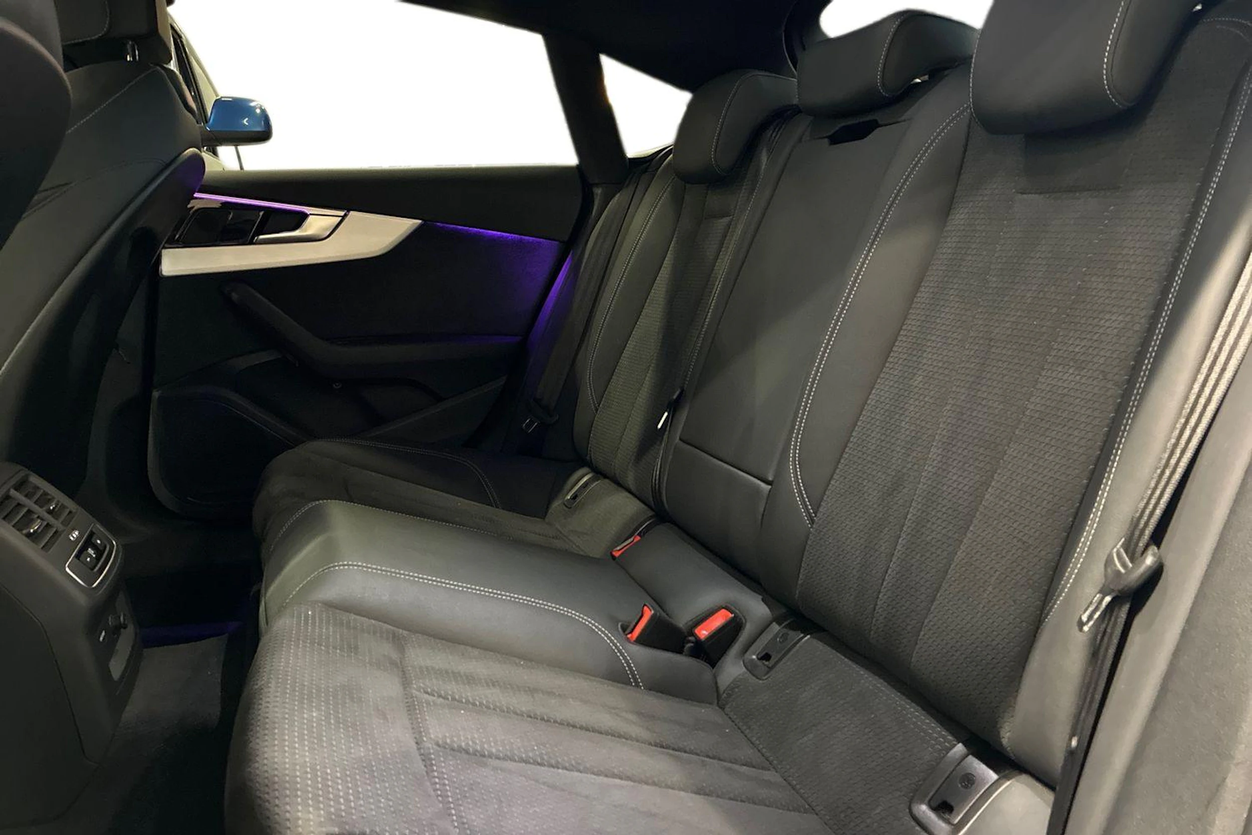 musta Audi A5 2022 kuva 8.