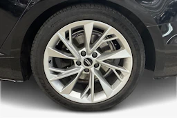 musta Audi A5 2022 kuva 9.