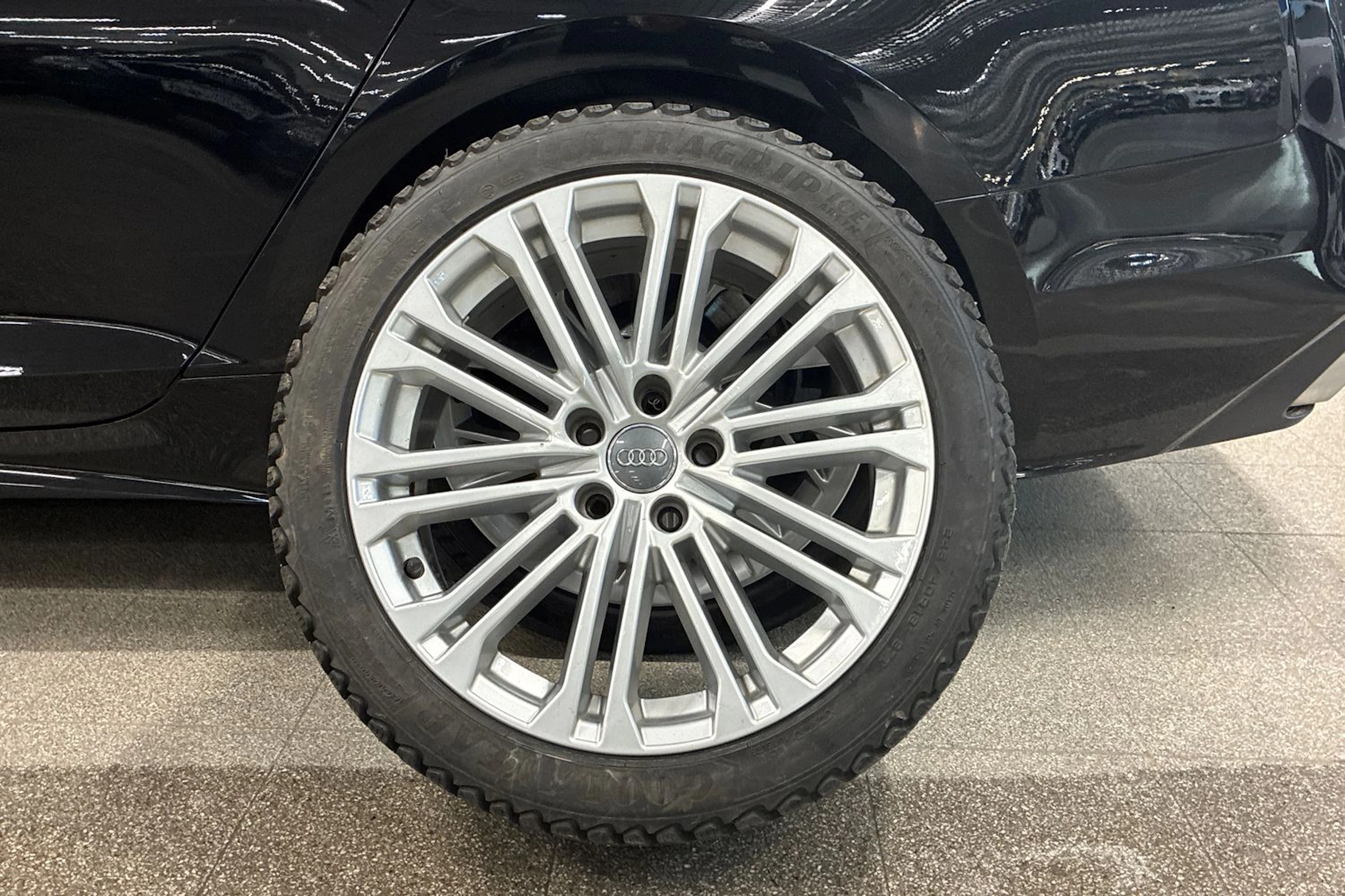 musta Audi A5 2022 kuva 10.