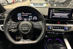 musta Audi A5 2022 kuva 11.
