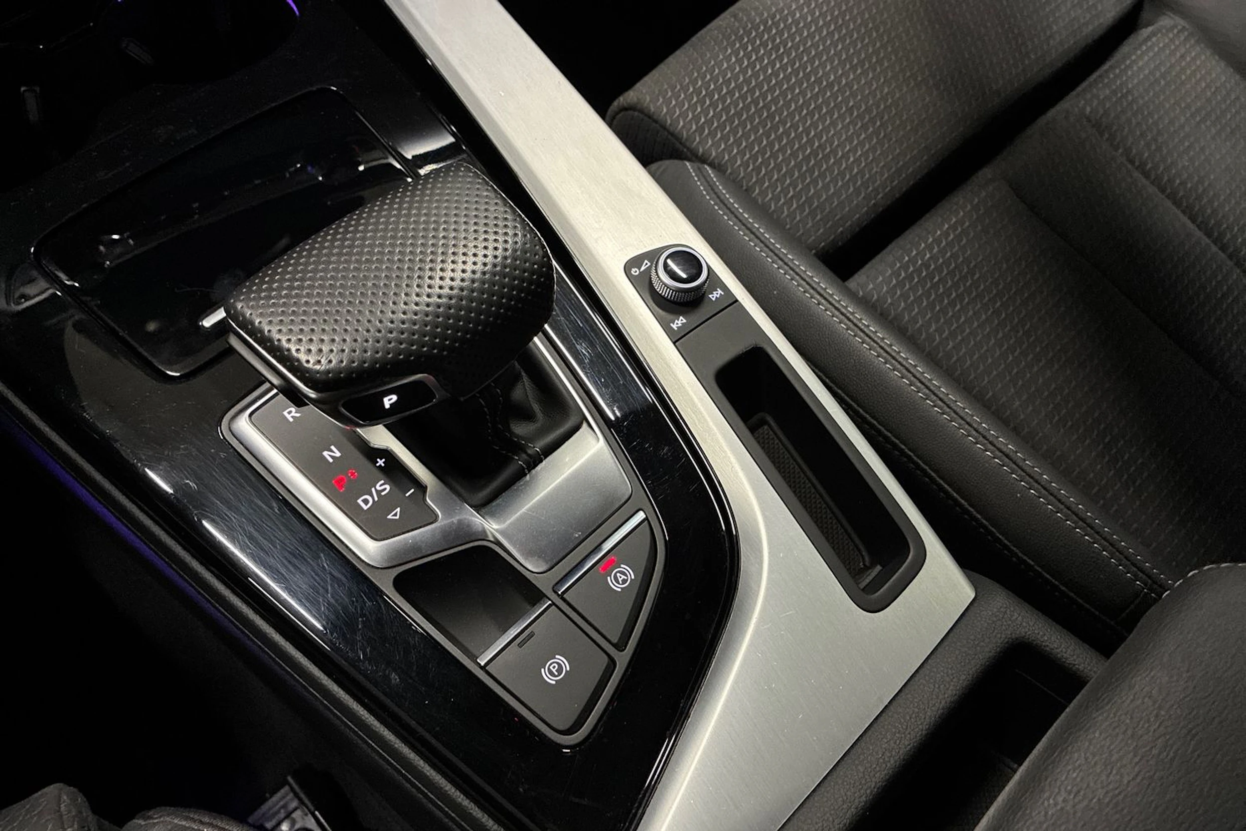 musta Audi A5 2022 kuva 19.