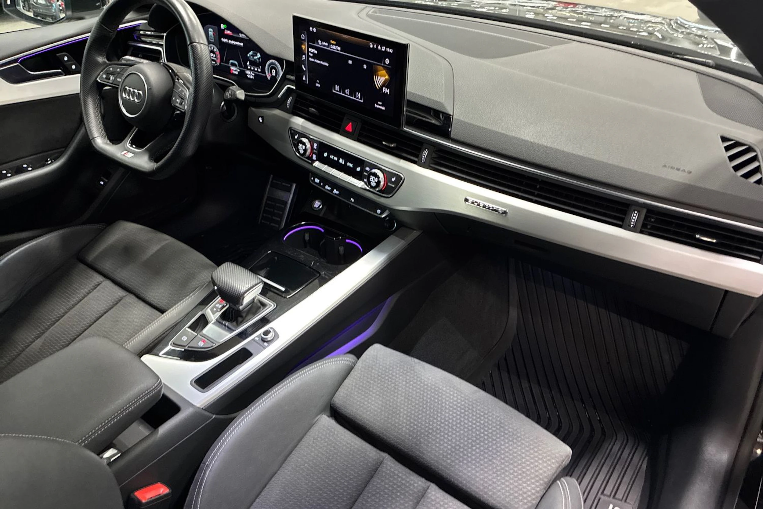 musta Audi A5 2022 kuva 28.