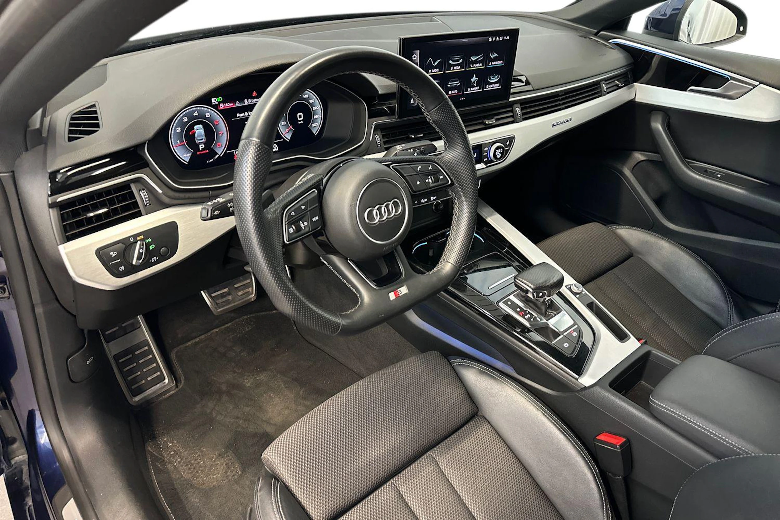 sininen Audi A5 2022 kuva 6.