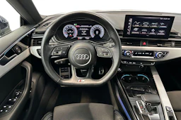 sininen Audi A5 2022 kuva 7.