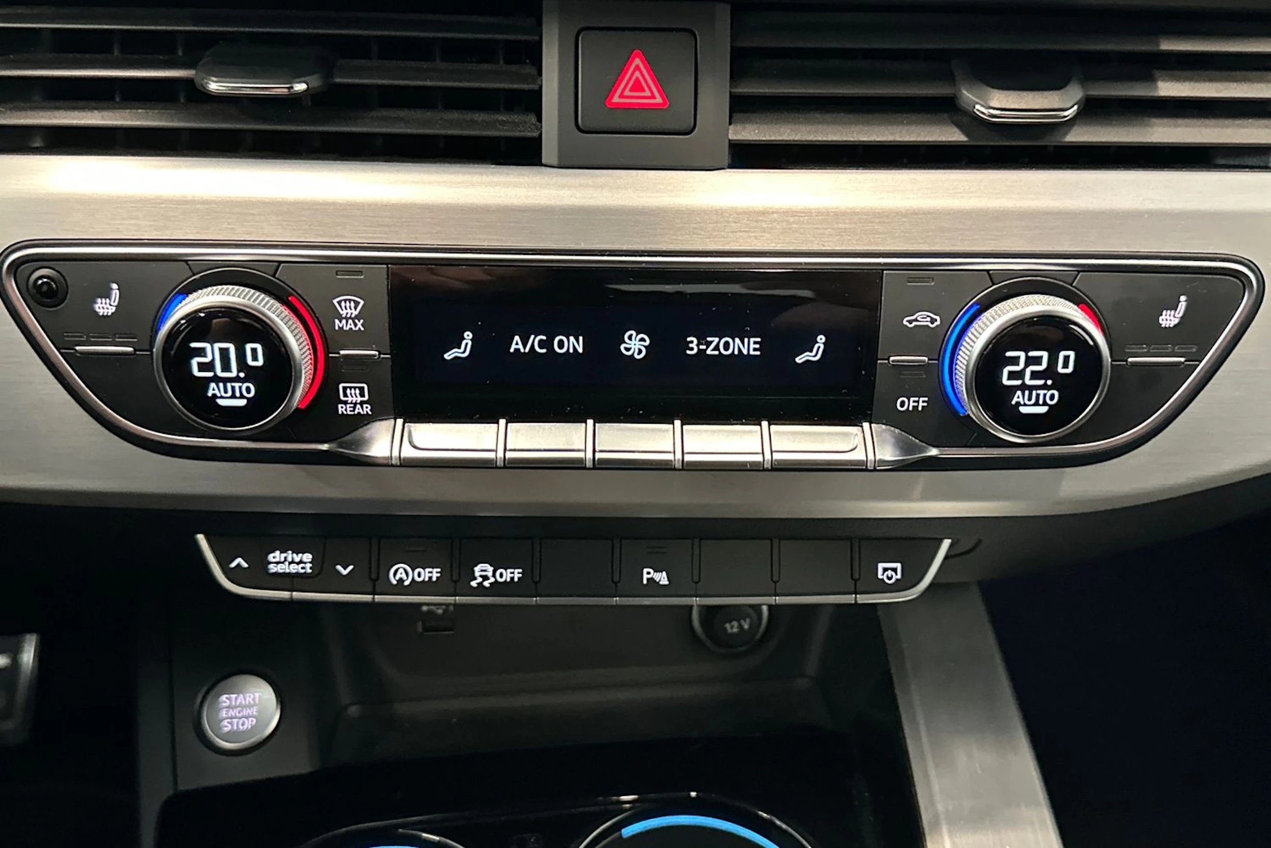 sininen Audi A5 2022 kuva 18.