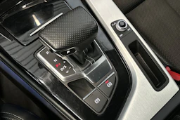 sininen Audi A5 2022 kuva 19.