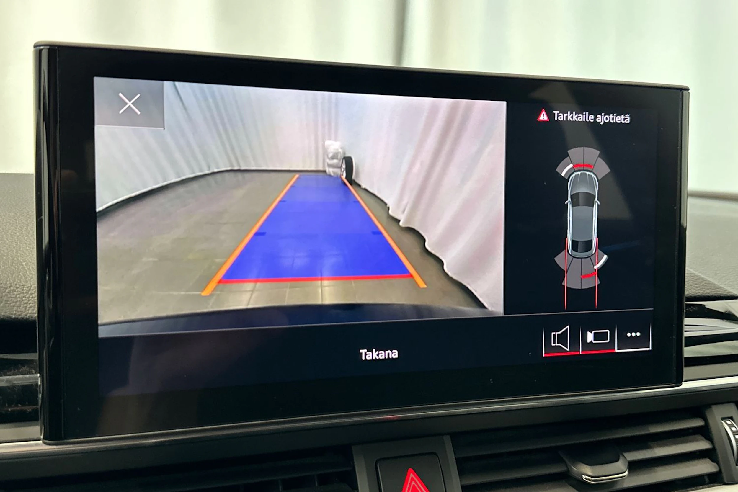 sininen Audi A5 2022 kuva 24.