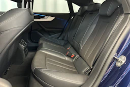 sininen Audi A5 2022 kuva 25.