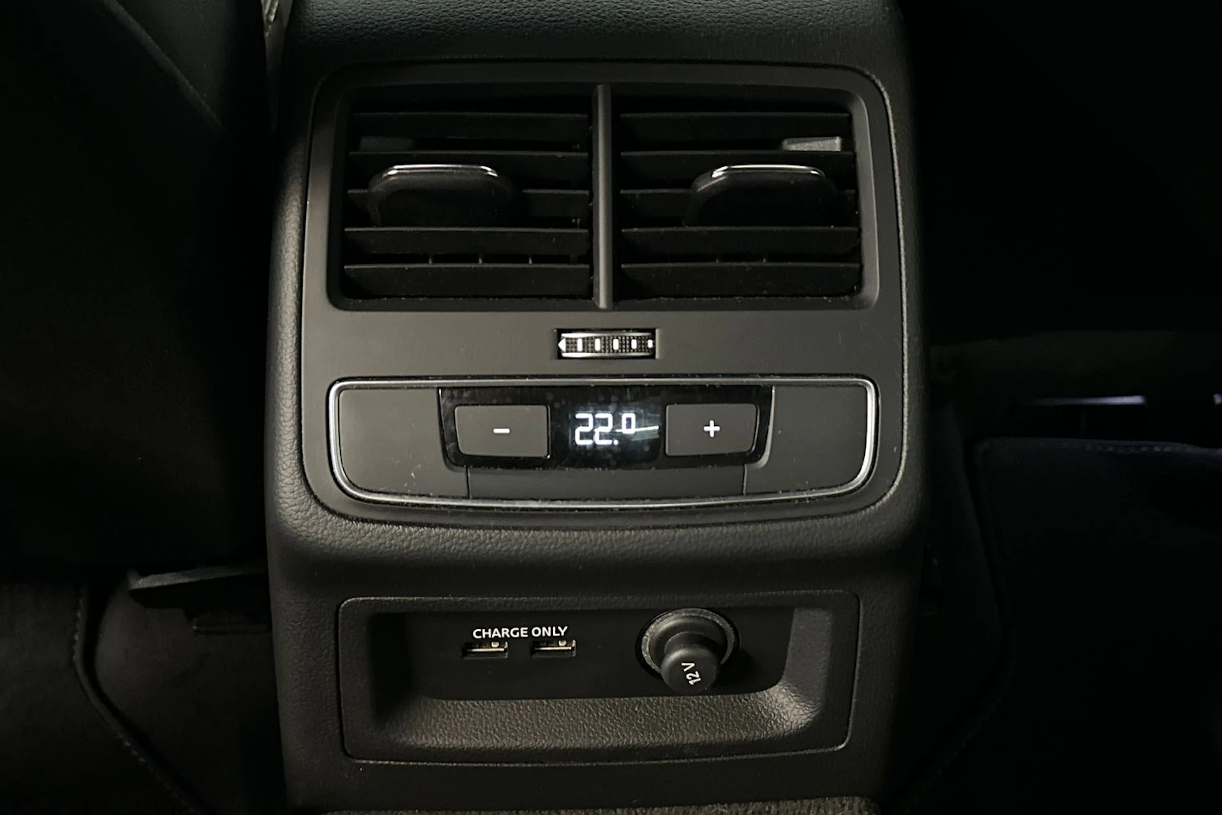 sininen Audi A5 2022 kuva 26.