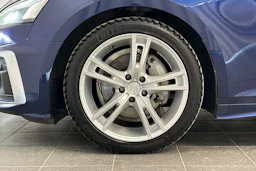sininen Audi A5 2022 kuva 31.