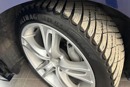 sininen Audi A5 2022 kuva 32.