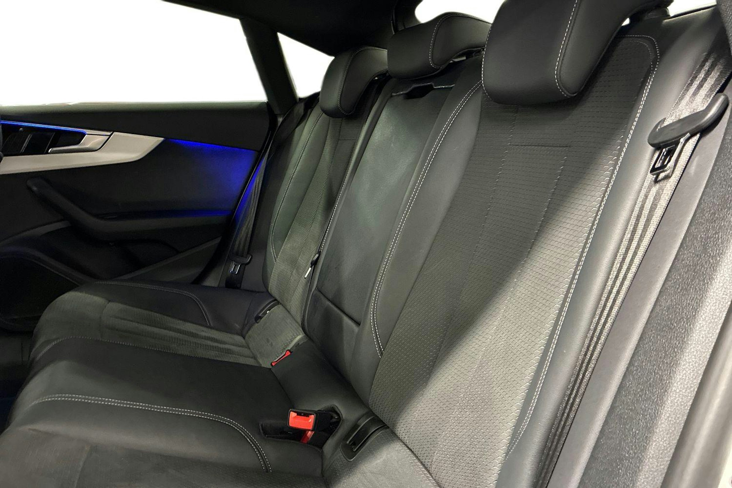 Valkoinen Audi A5 2022 kuva 9.