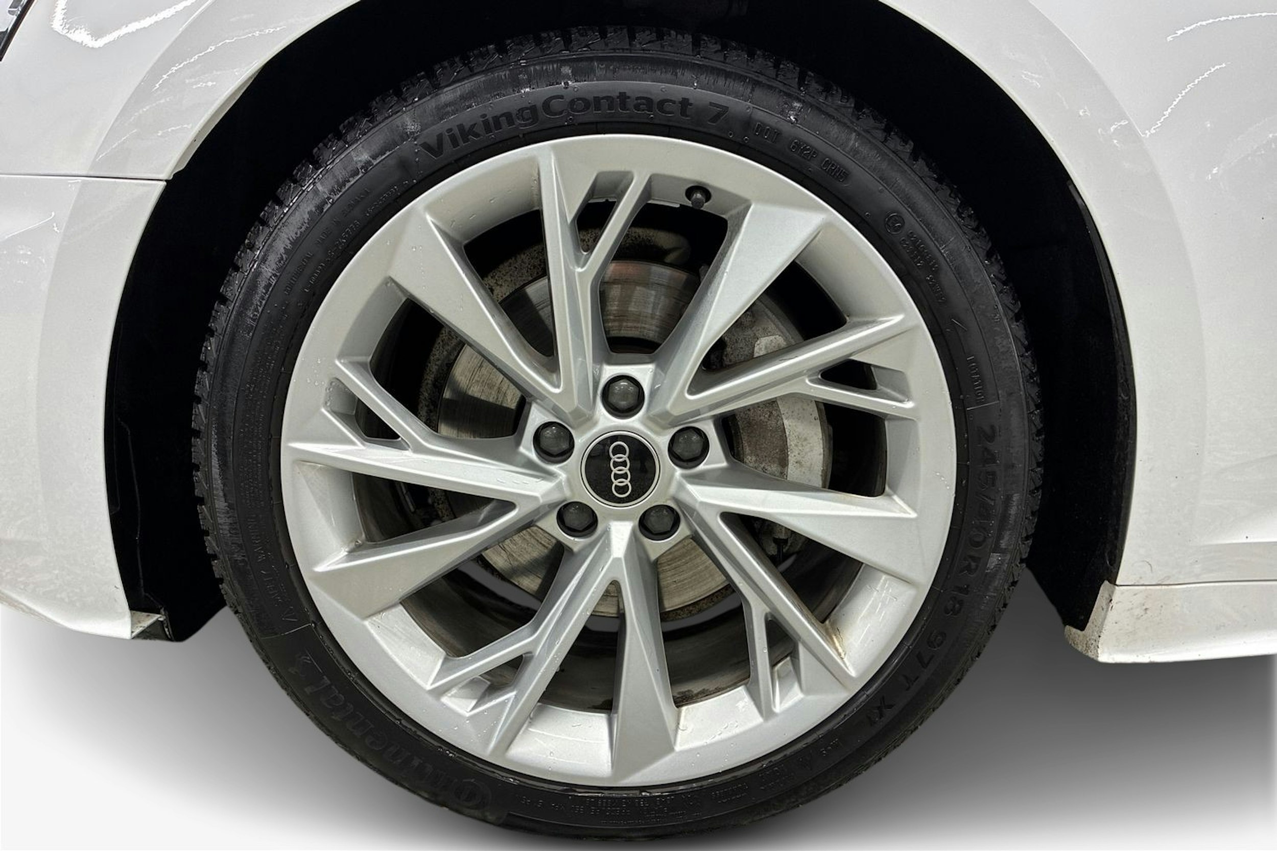 Valkoinen Audi A5 2022 kuva 10.