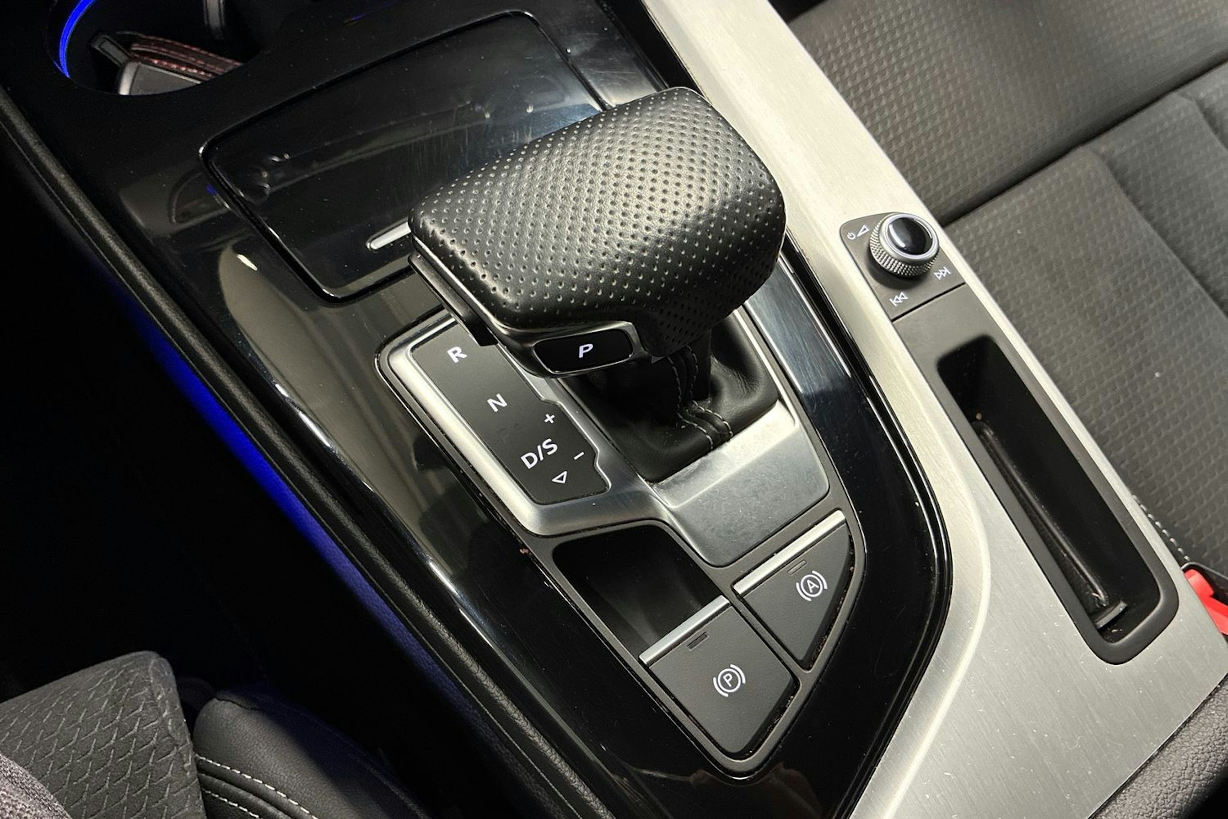 Valkoinen Audi A5 2022 kuva 21.